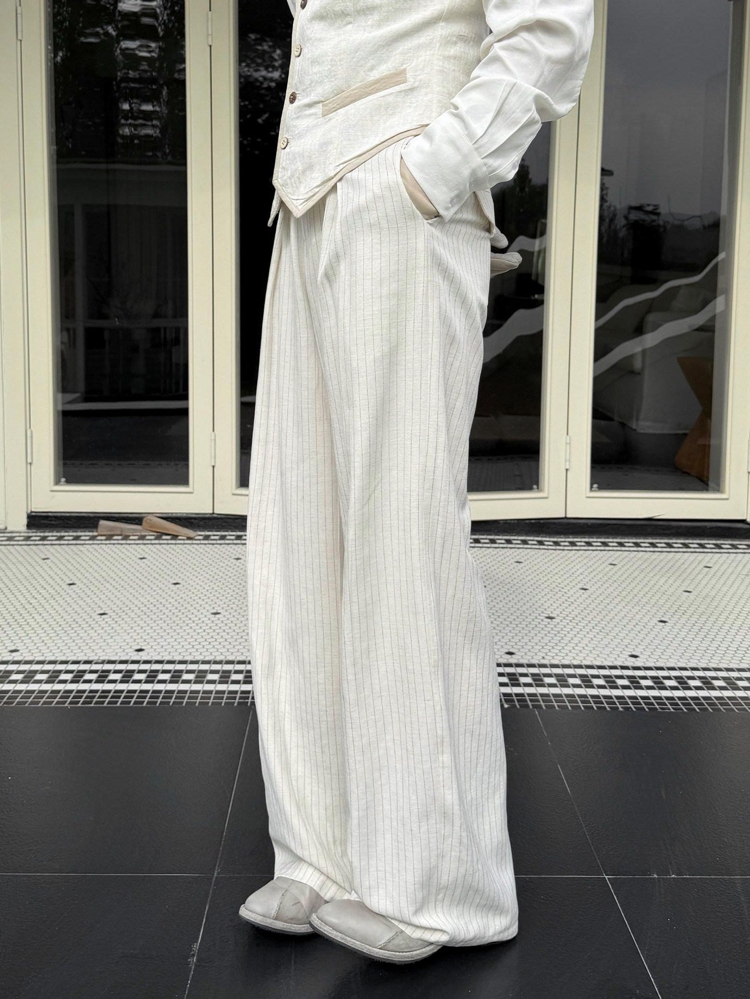 BALITONE White Striped Pleated Viscose Linen Micro Stretch Straight-Leg Casual Trousers