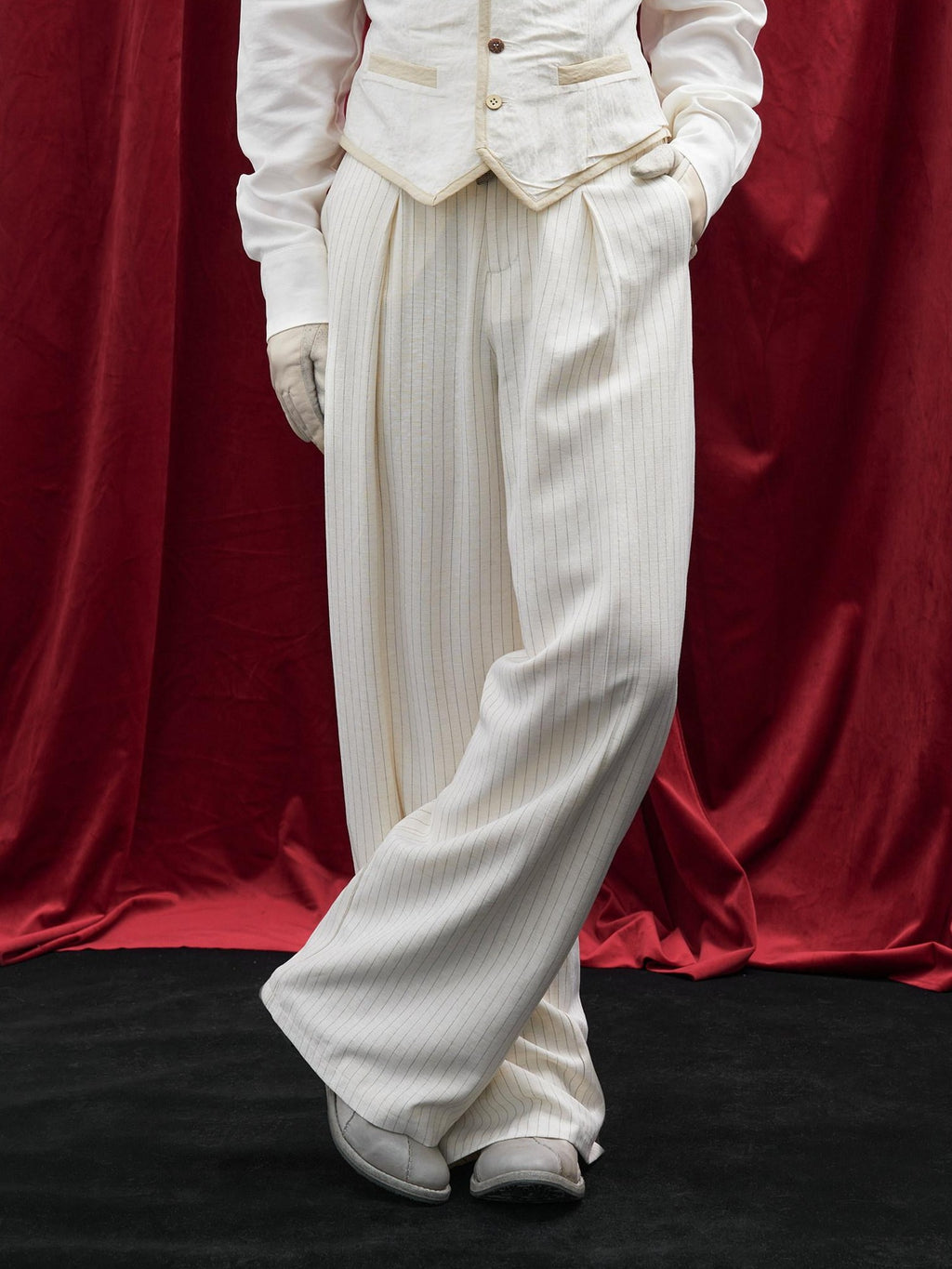 BALITONE White Striped Pleated Viscose Linen Micro Stretch Straight-Leg Casual Trousers