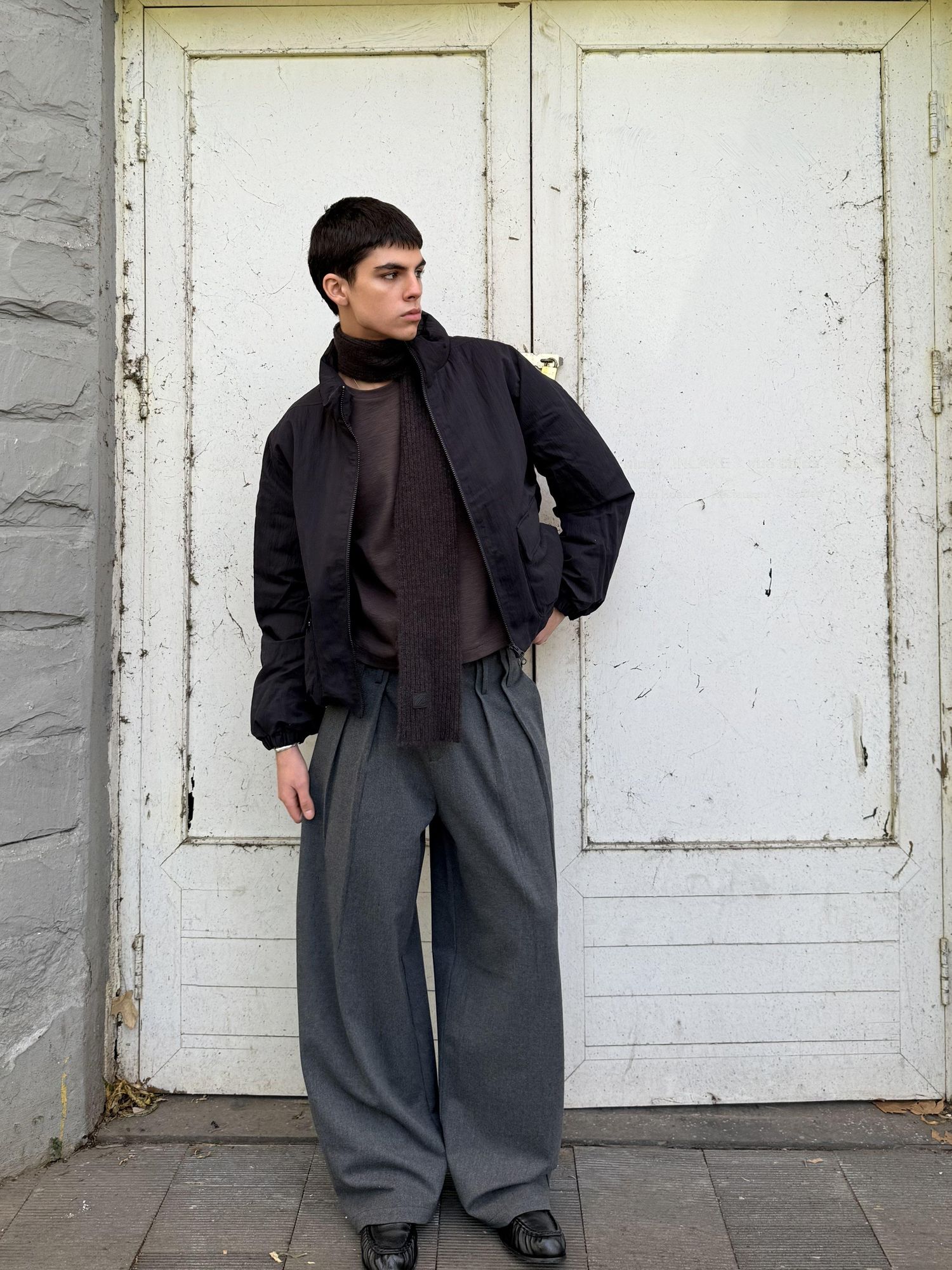 VLABMADE Non Fade Pleated Loose Mid Waist Retro Minimal Solid Dark Wide-Leg Trousers