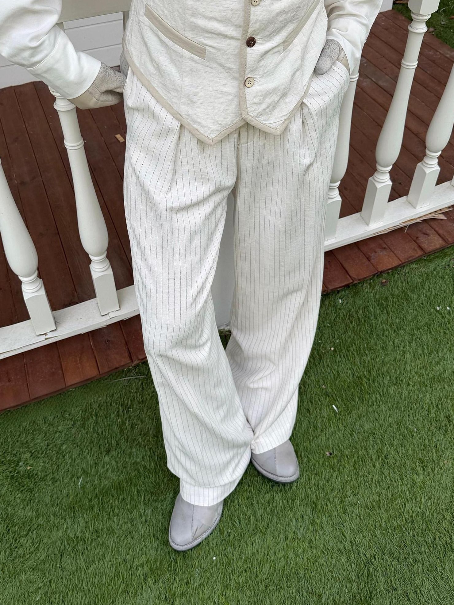BALITONE White Striped Pleated Viscose Linen Micro Stretch Straight-Leg Casual Trousers