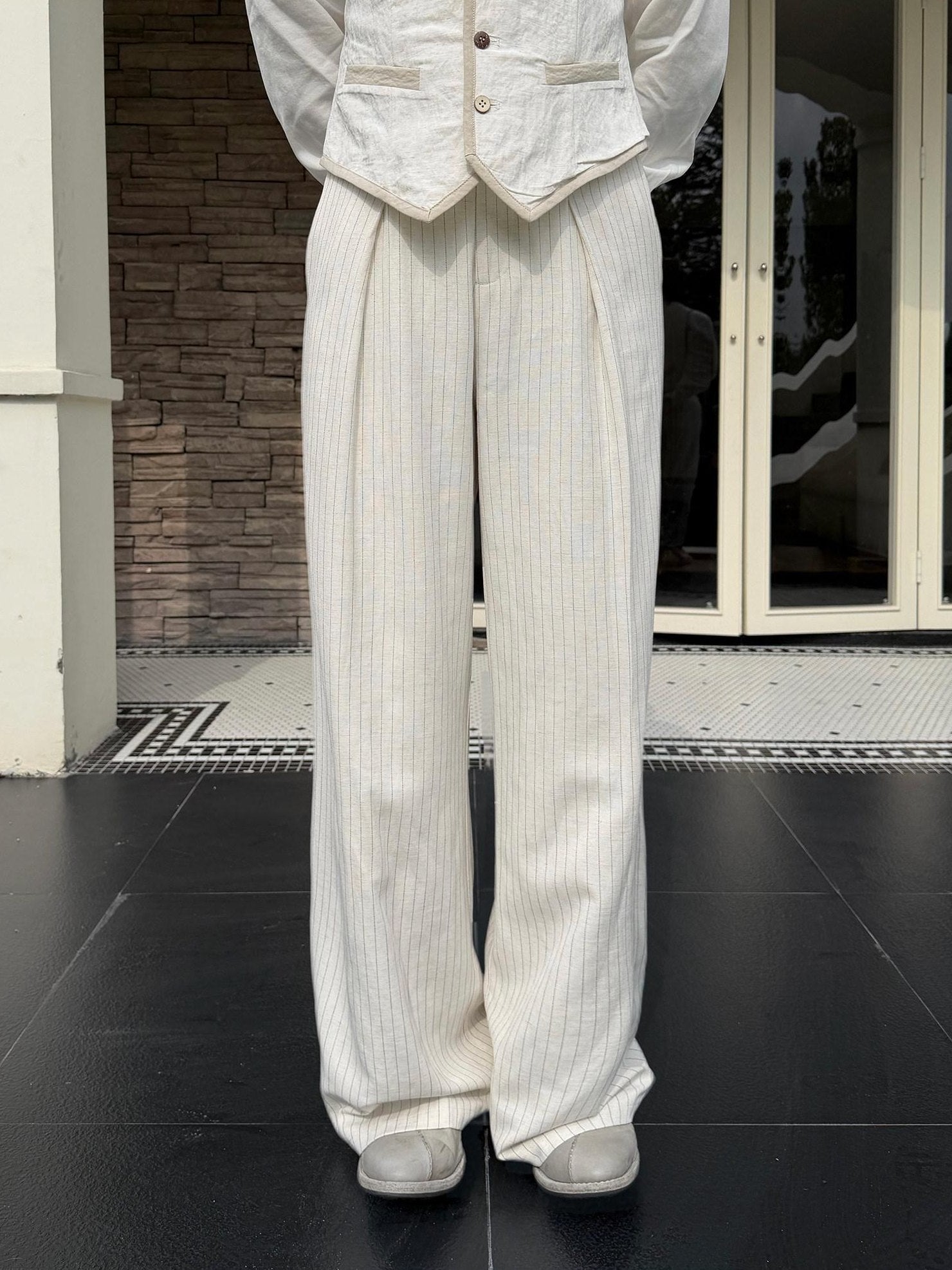 BALITONE White Striped Pleated Viscose Linen Micro Stretch Straight-Leg Casual Trousers
