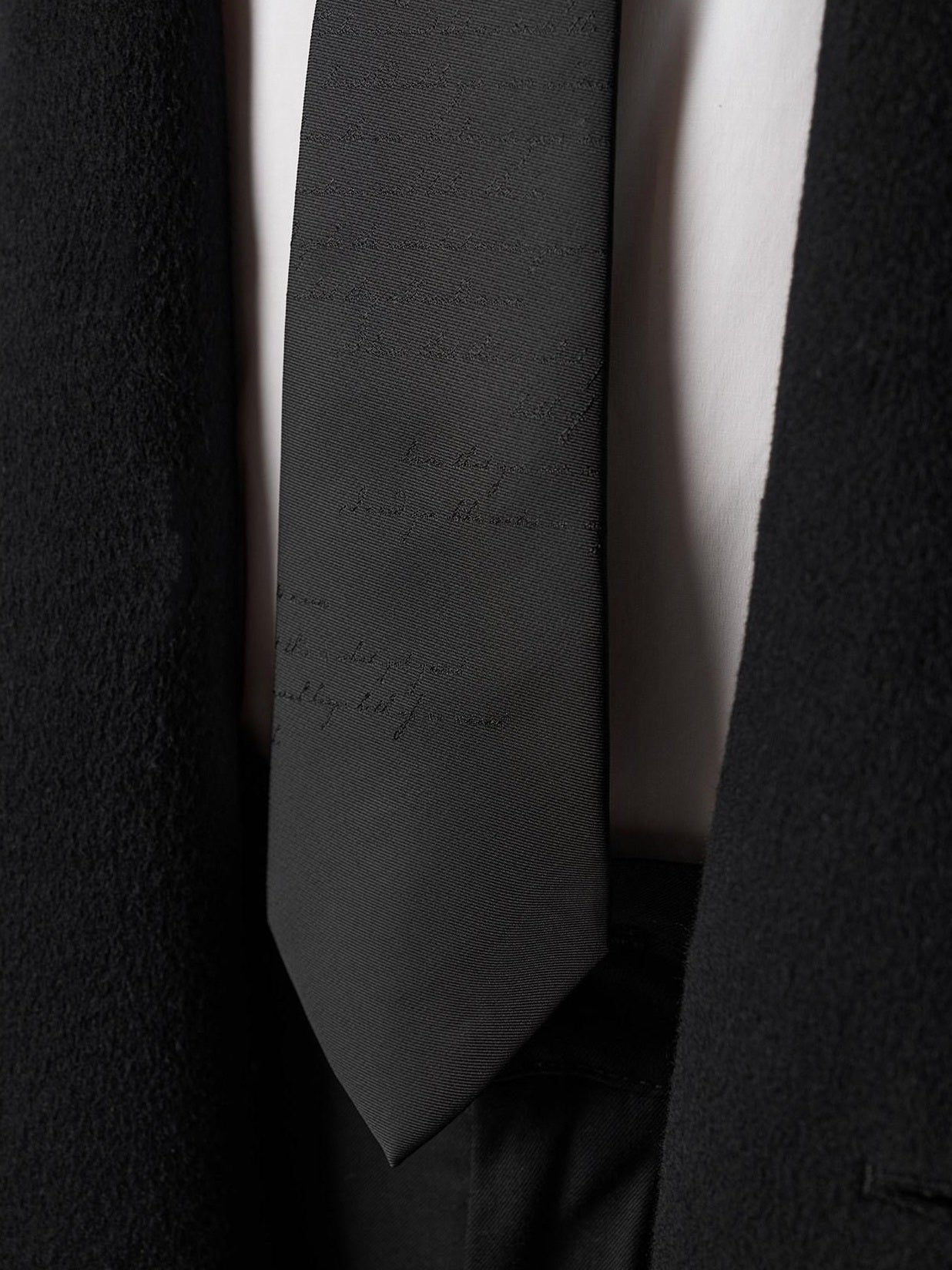 BALITONE Elegant Silk Blend Jacquard Arrow Tip Casual Alphanumeric Black Mens Ties