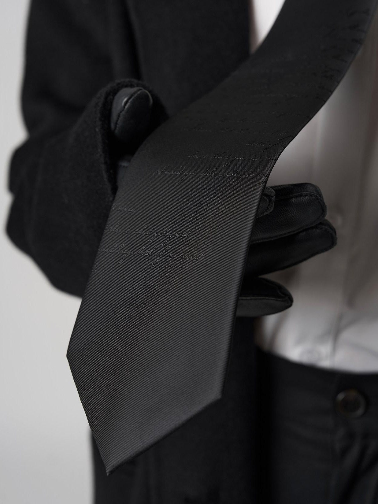 BALITONE Elegant Silk Blend Jacquard Arrow Tip Casual Alphanumeric Black Mens Ties
