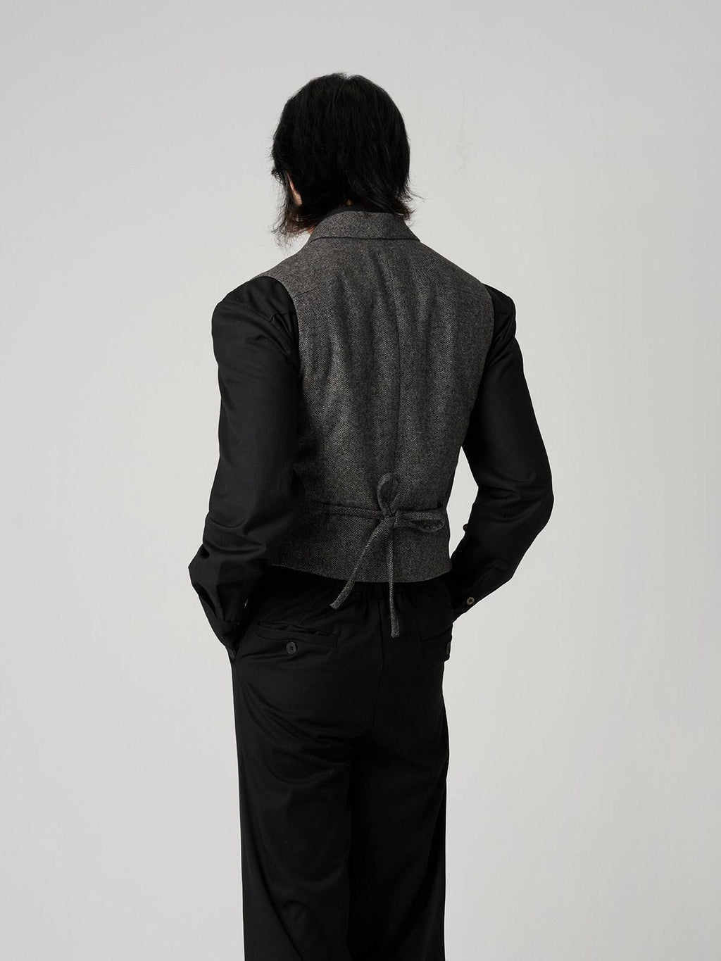 BALITONE Non Iron Wool Blend Slim Button Slanted Hem Youth Dark Gray Tailored Waistcoats