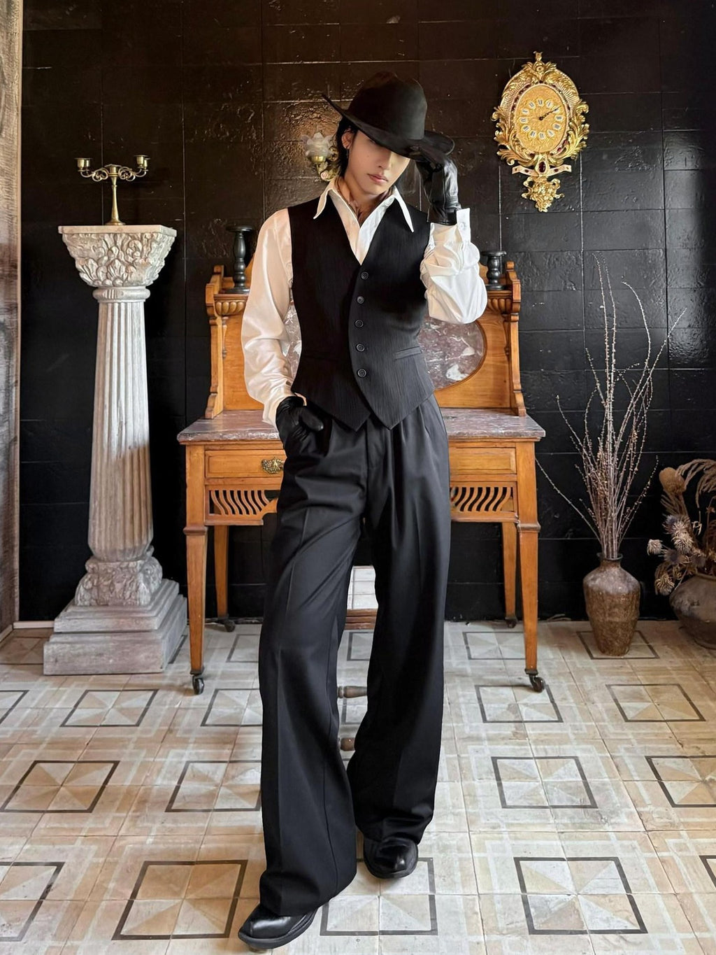 BALITONE Slim V-neck Short Cardigan Single Breasted Black Unisex Tailored Waistcoats
