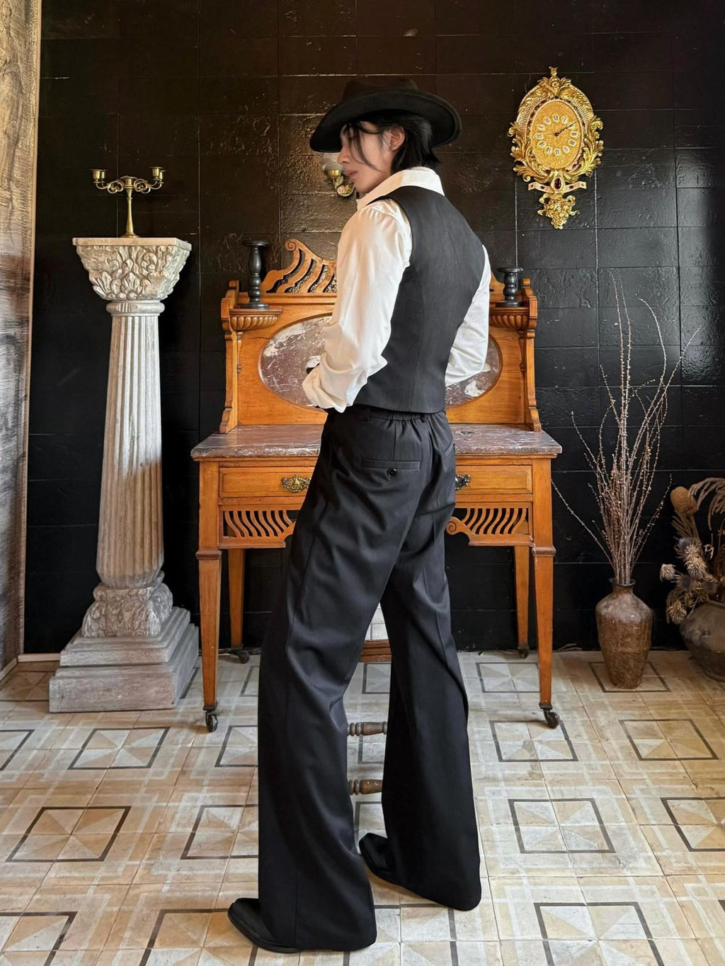 BALITONE Slim V-neck Short Cardigan Single Breasted Black Unisex Tailored Waistcoats