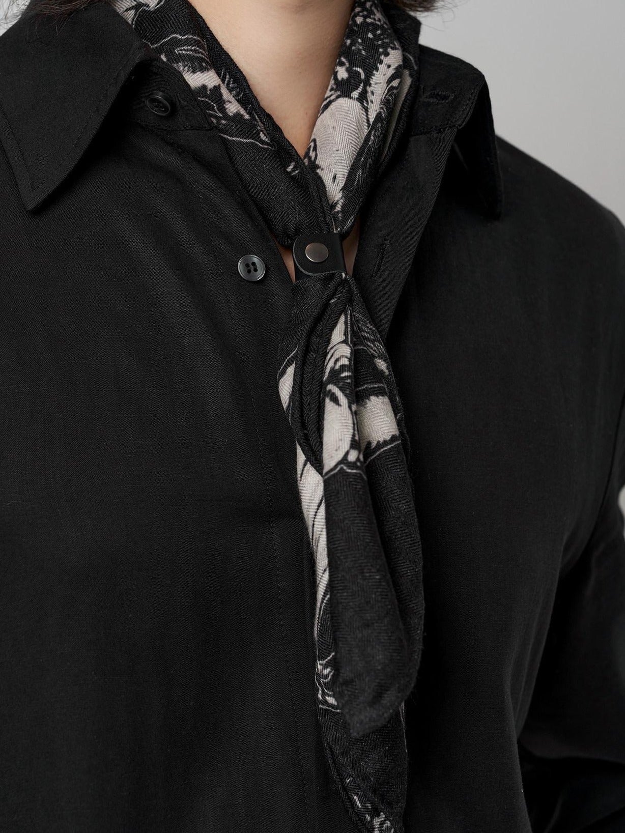 BALITONE Soft Wool Digital Print Gradient Small Square Unisex Black Ties & Pocket Squares