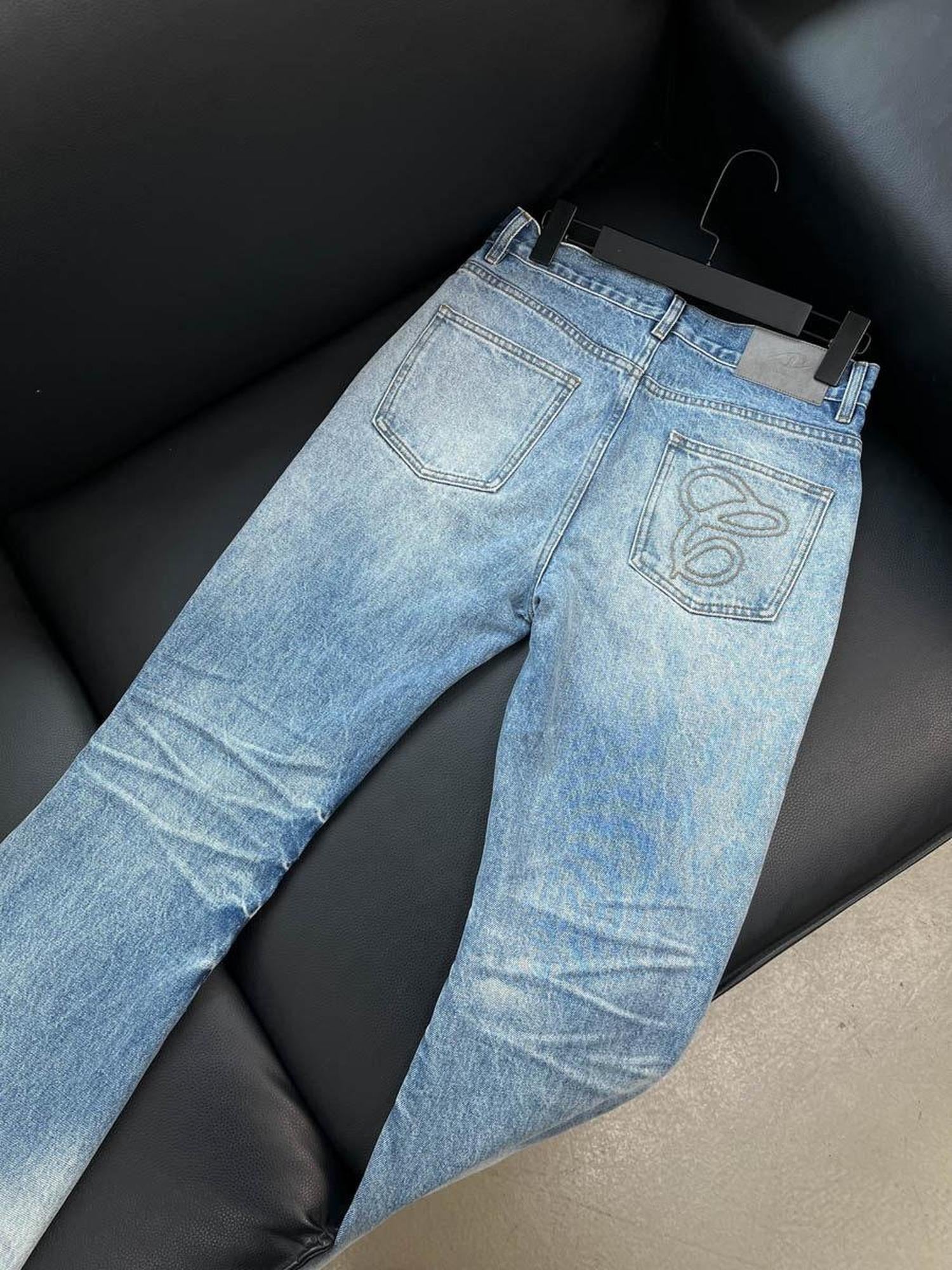 CATSSTAC Classic Blue Full Length Comfort Fit Denim Straight Leg Jeans