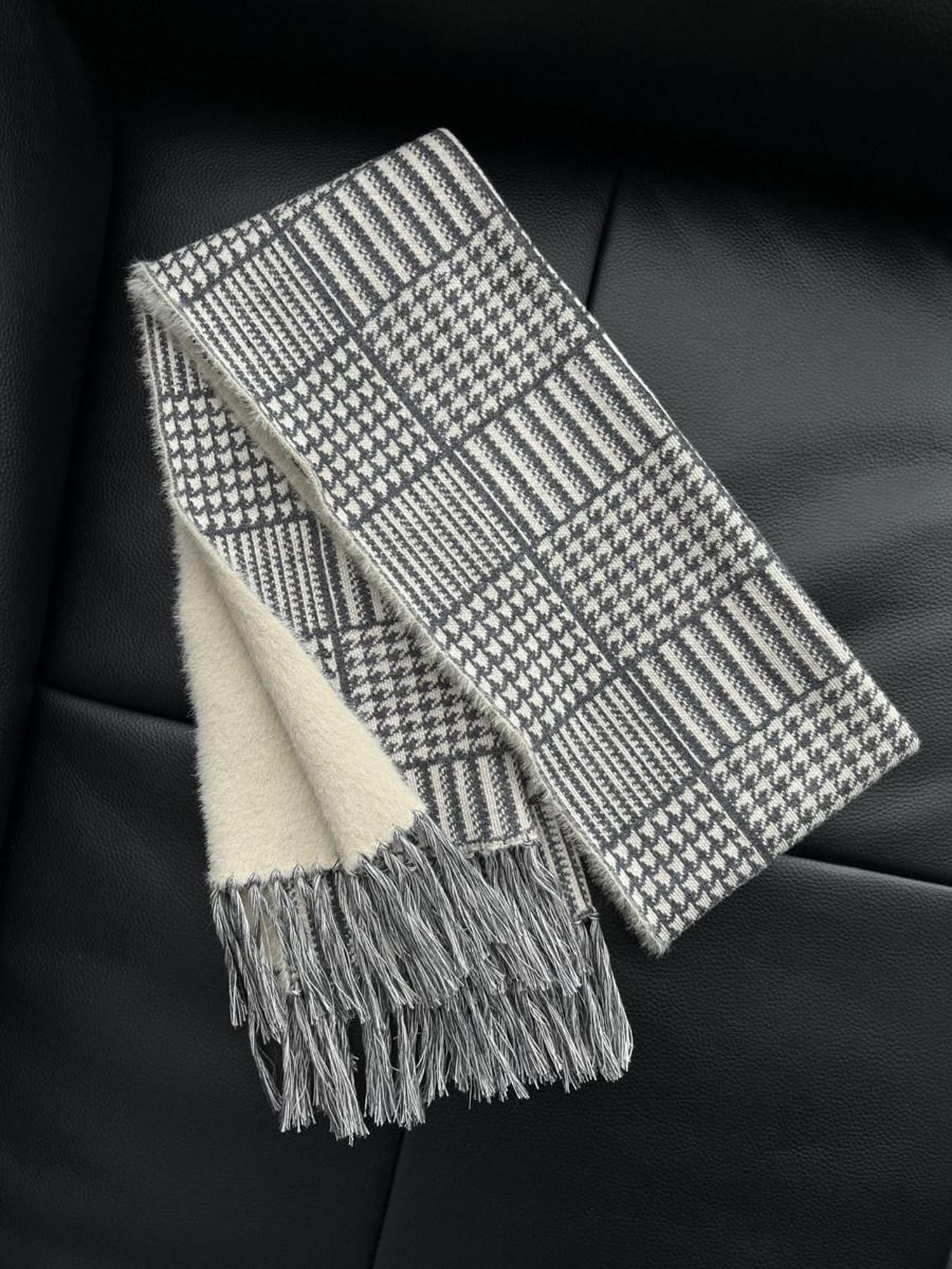 CATSSTAC Cozy Thermal Warmth British Plaid Rectangular Unisex Youth Light Gray Scarves