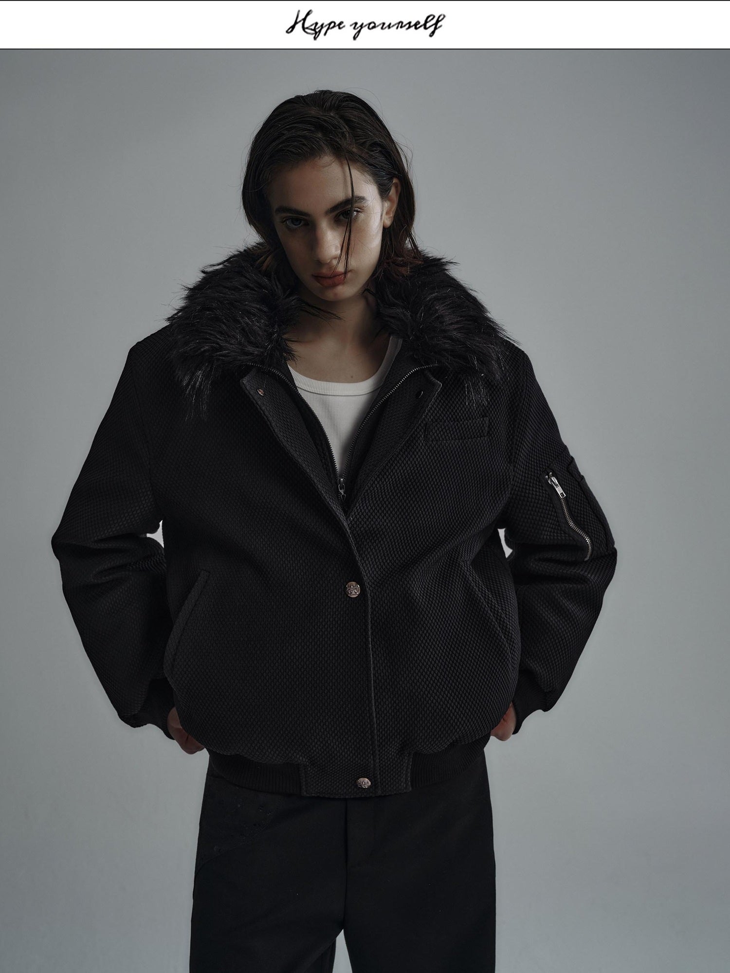 Hypeyourself 90 Percent Goose Down Comfortable Thick Short Casual Fit Black Down Jackets