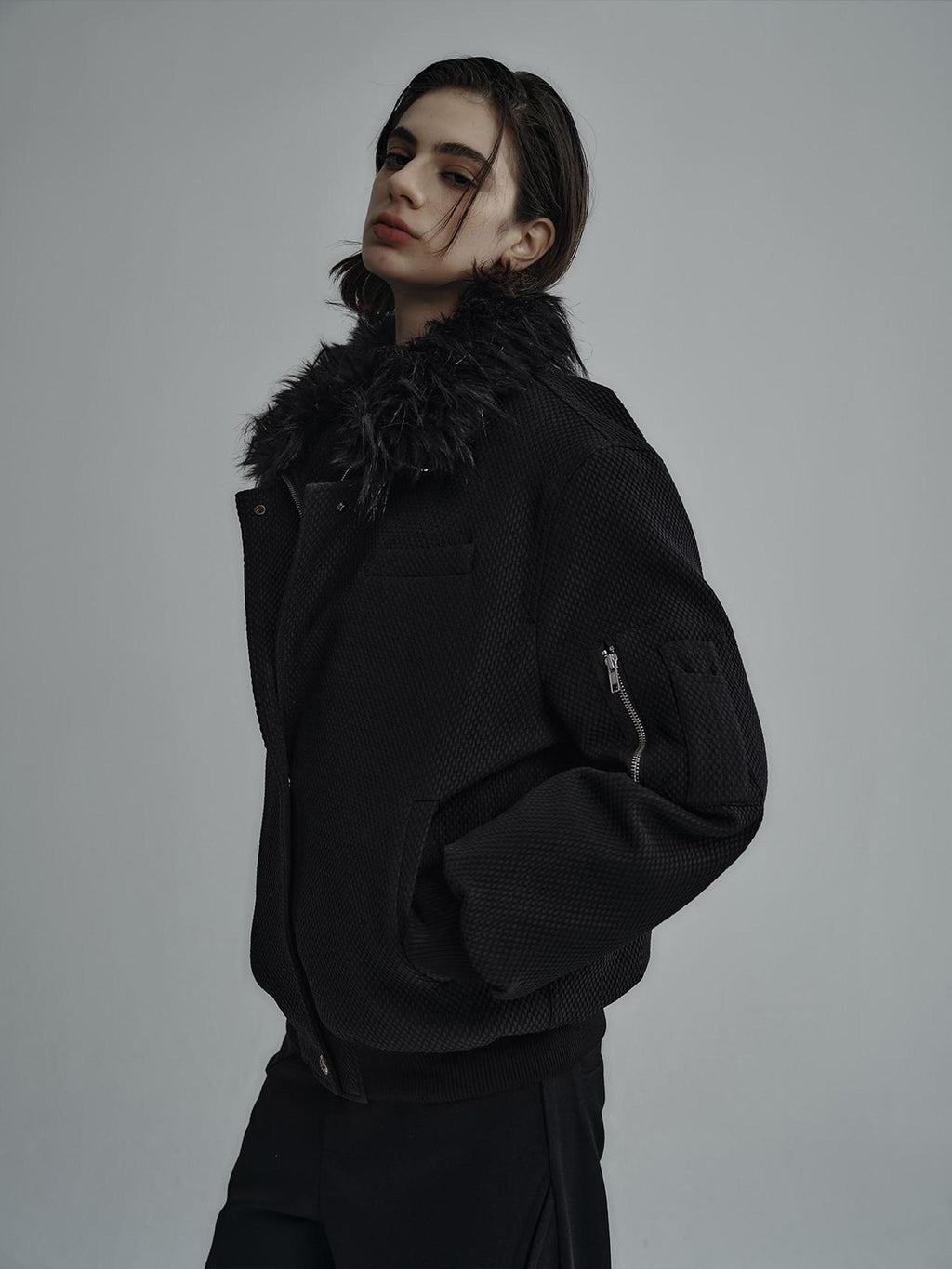 Hypeyourself 90 Percent Goose Down Comfortable Thick Short Casual Fit Black Down Jackets