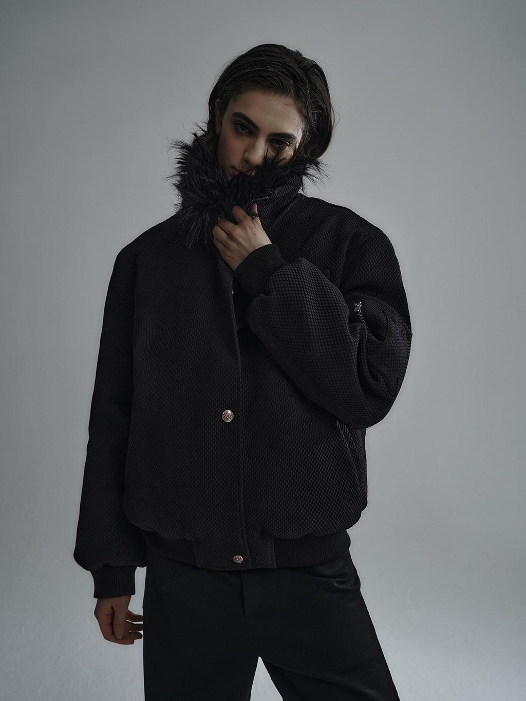 Hypeyourself 90 Percent Goose Down Comfortable Thick Short Casual Fit Black Down Jackets