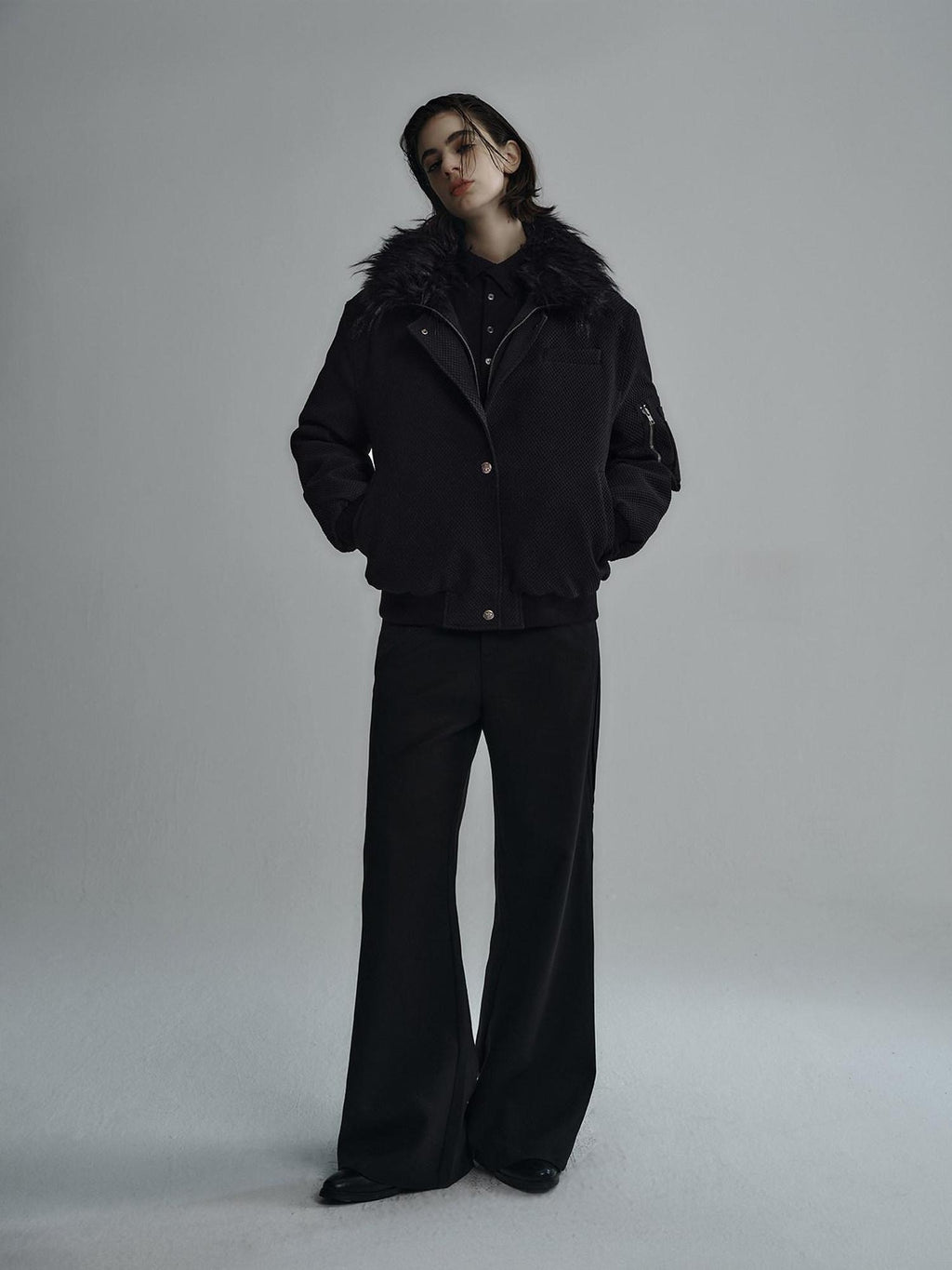 Hypeyourself 90 Percent Goose Down Comfortable Thick Short Casual Fit Black Down Jackets