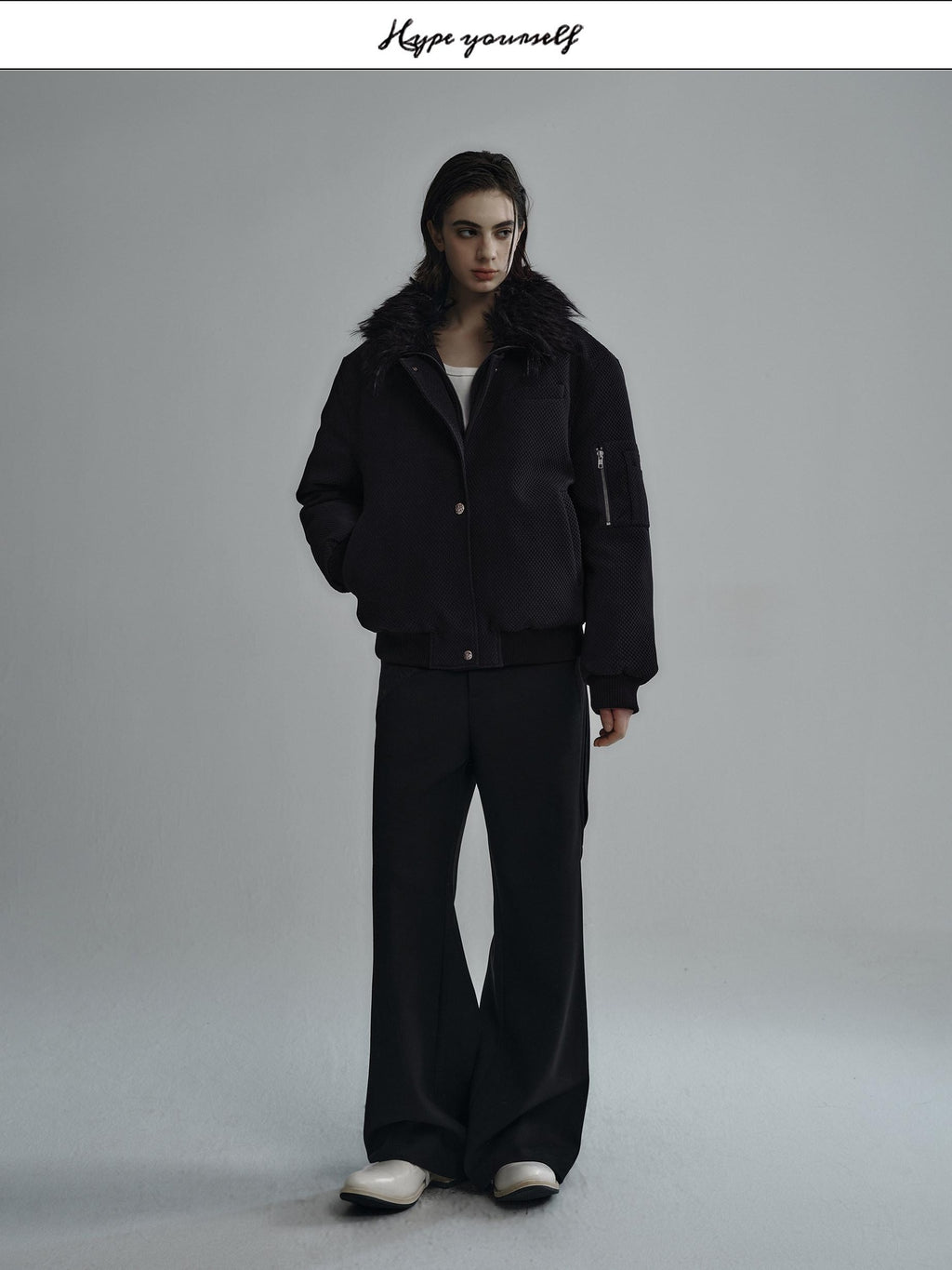 Hypeyourself 90 Percent Goose Down Comfortable Thick Short Casual Fit Black Down Jackets