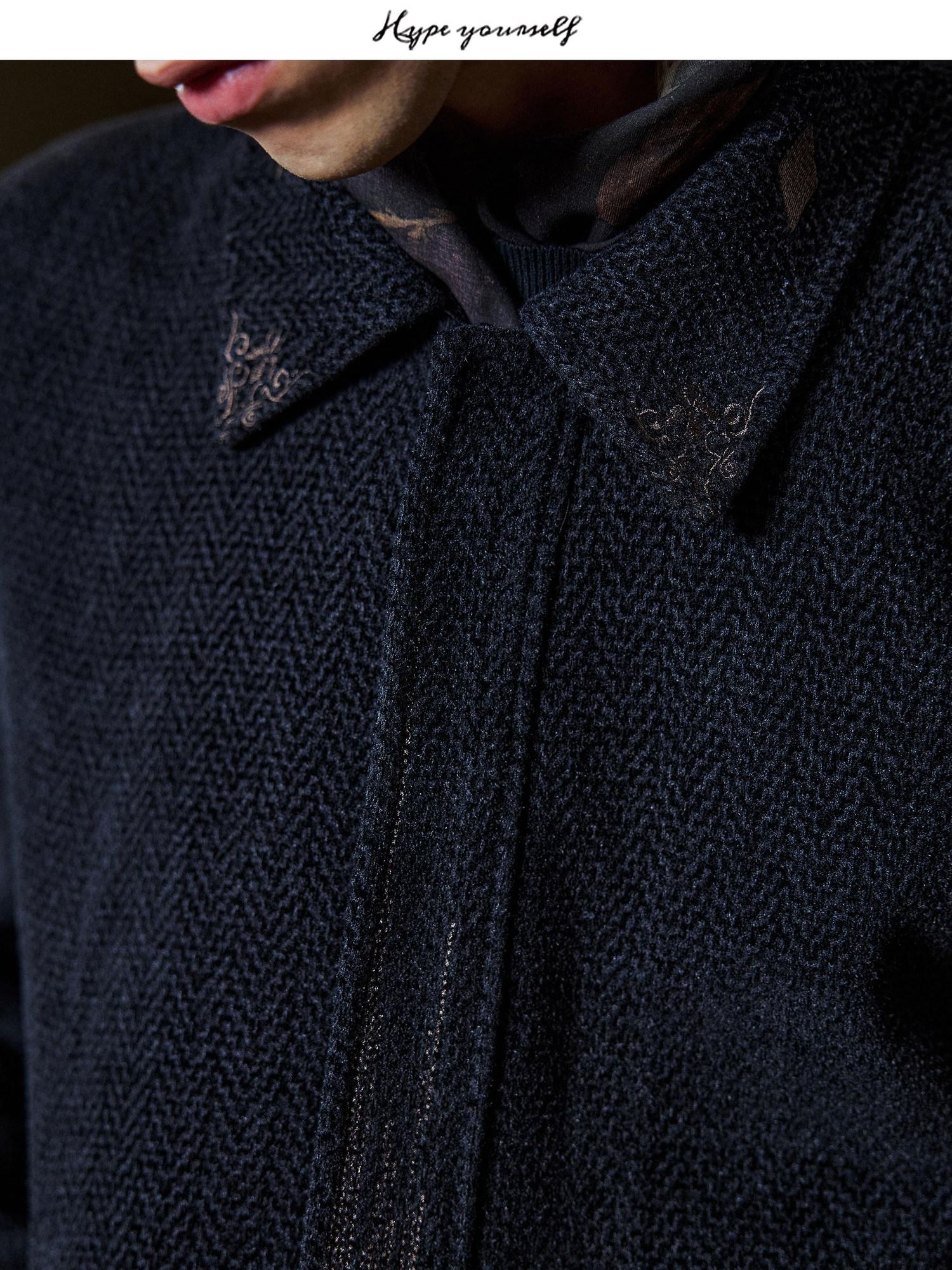 Hypeyourself Embroidered Chenille Slim Fit Turn Down Collar Zip Front Men Cropped Jackets
