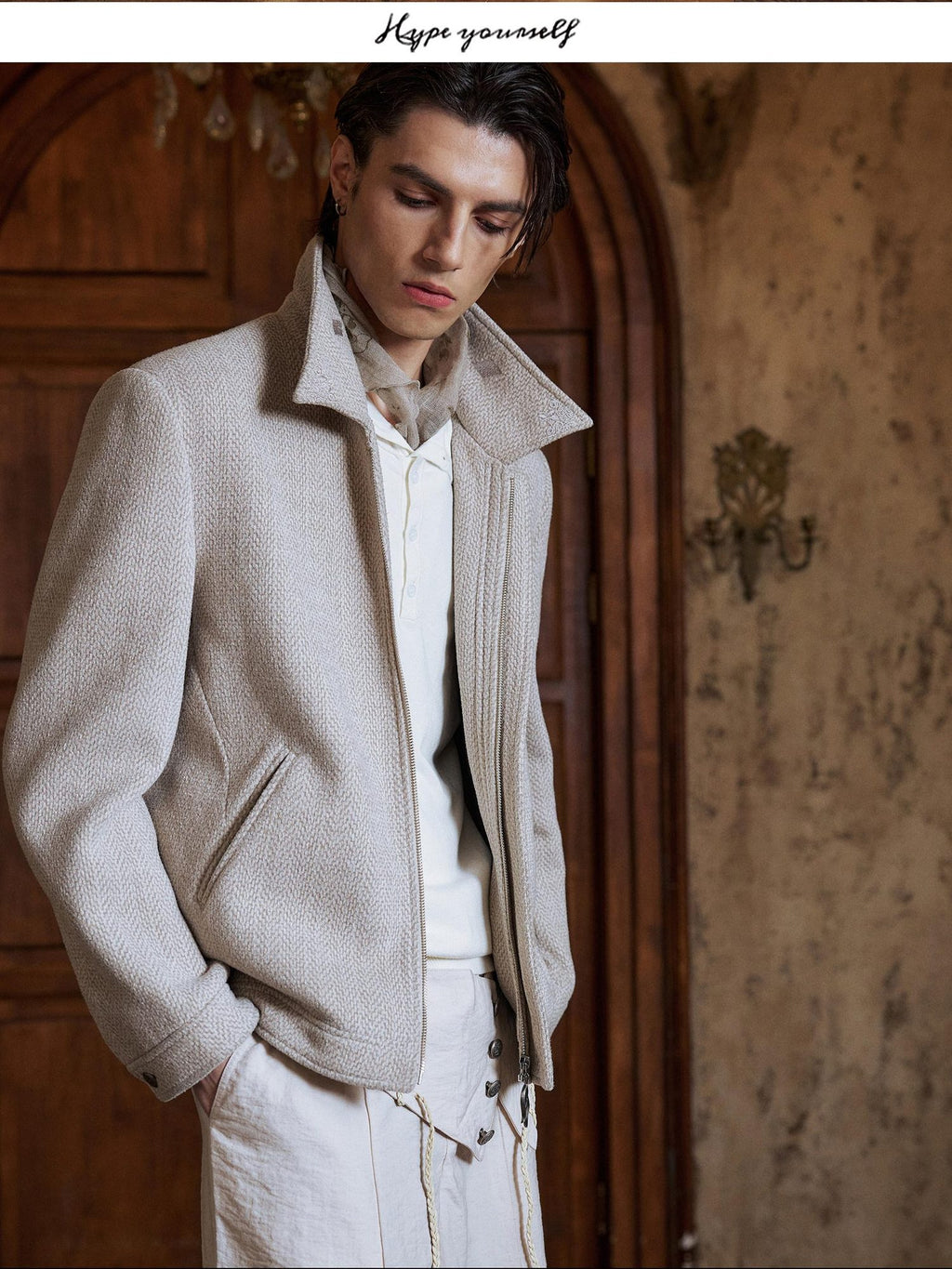 Hypeyourself Embroidered Chenille Slim Fit Turn Down Collar Zip Front Men Cropped Jackets