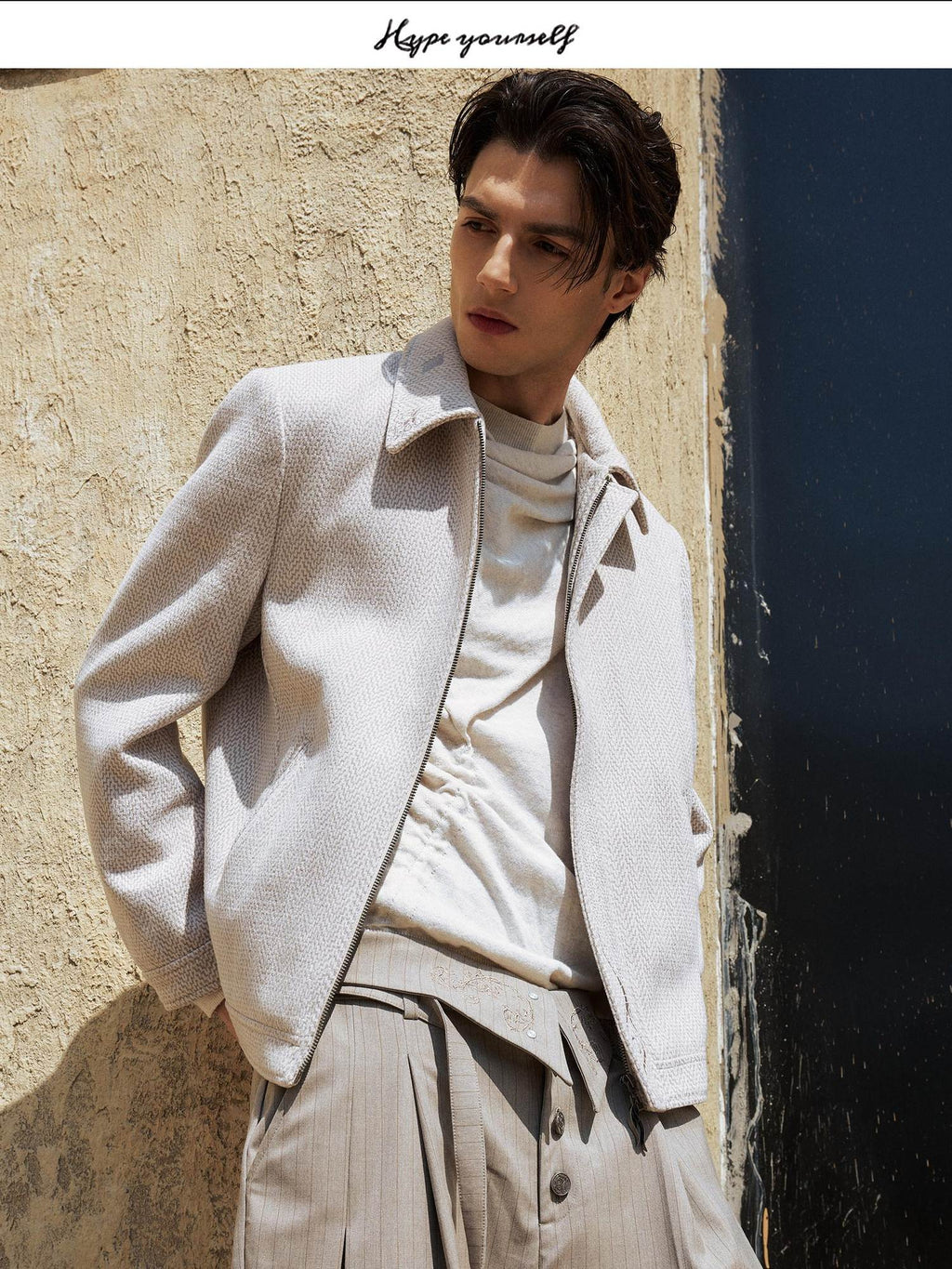 Hypeyourself Embroidered Chenille Slim Fit Turn Down Collar Zip Front Men Cropped Jackets