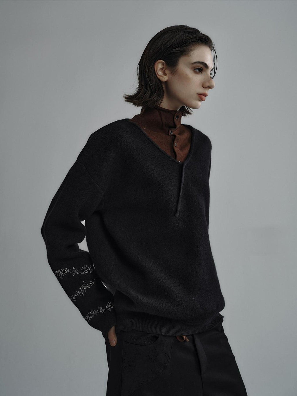 Hypeyourself Embroidered Snowflake V-neck Loose Fit Casual Unisex Black Knitwear Sweaters