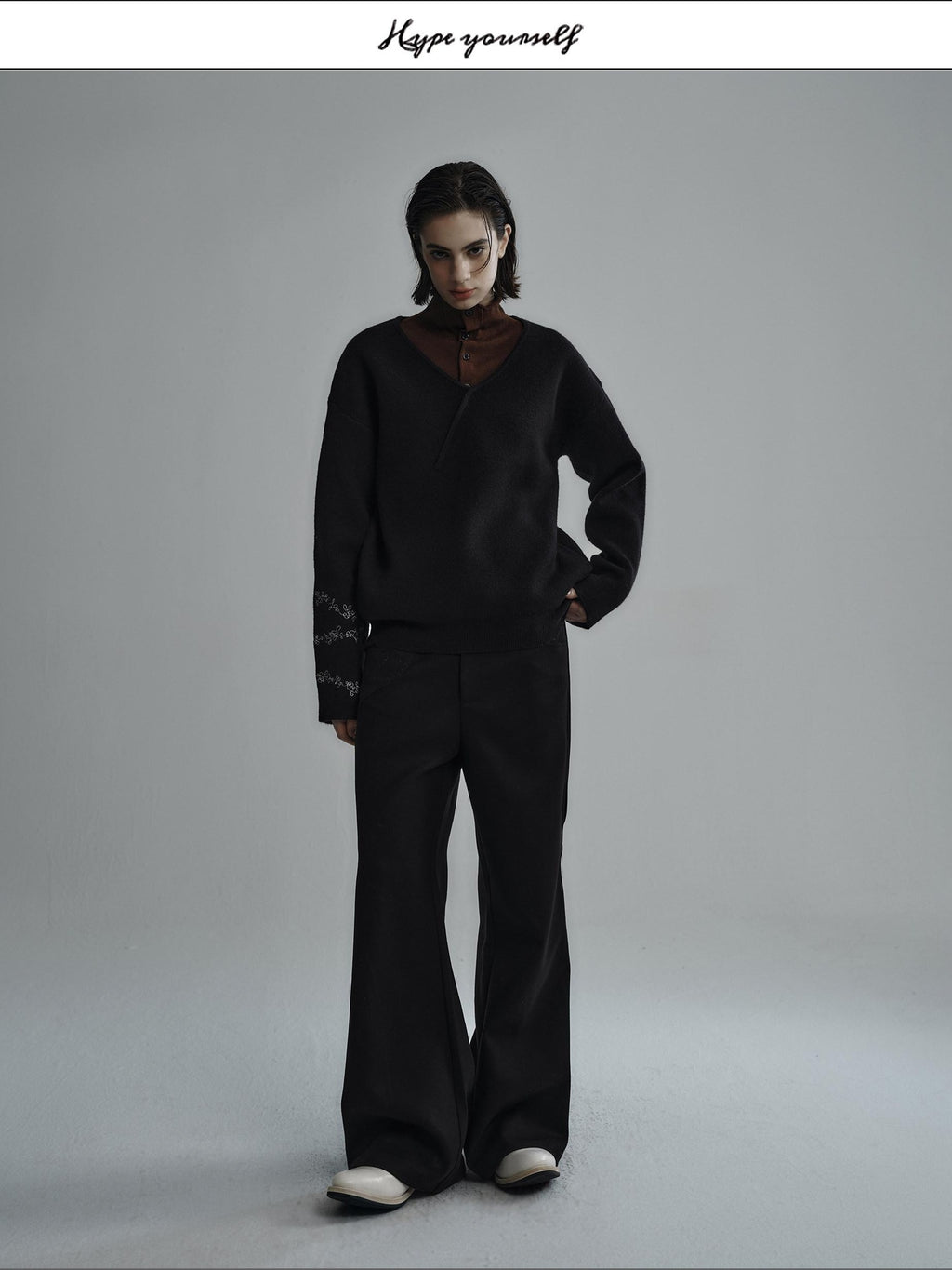Hypeyourself Embroidered Snowflake V-neck Loose Fit Casual Unisex Black Knitwear Sweaters