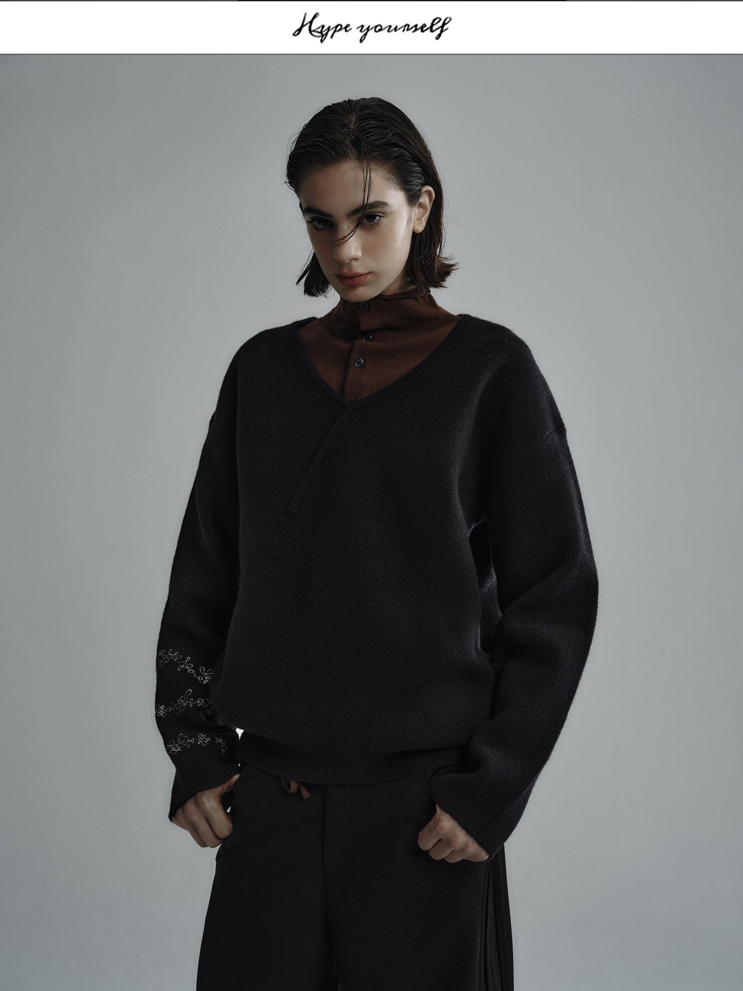 Hypeyourself Embroidered Snowflake V-neck Loose Fit Casual Unisex Black Knitwear Sweaters