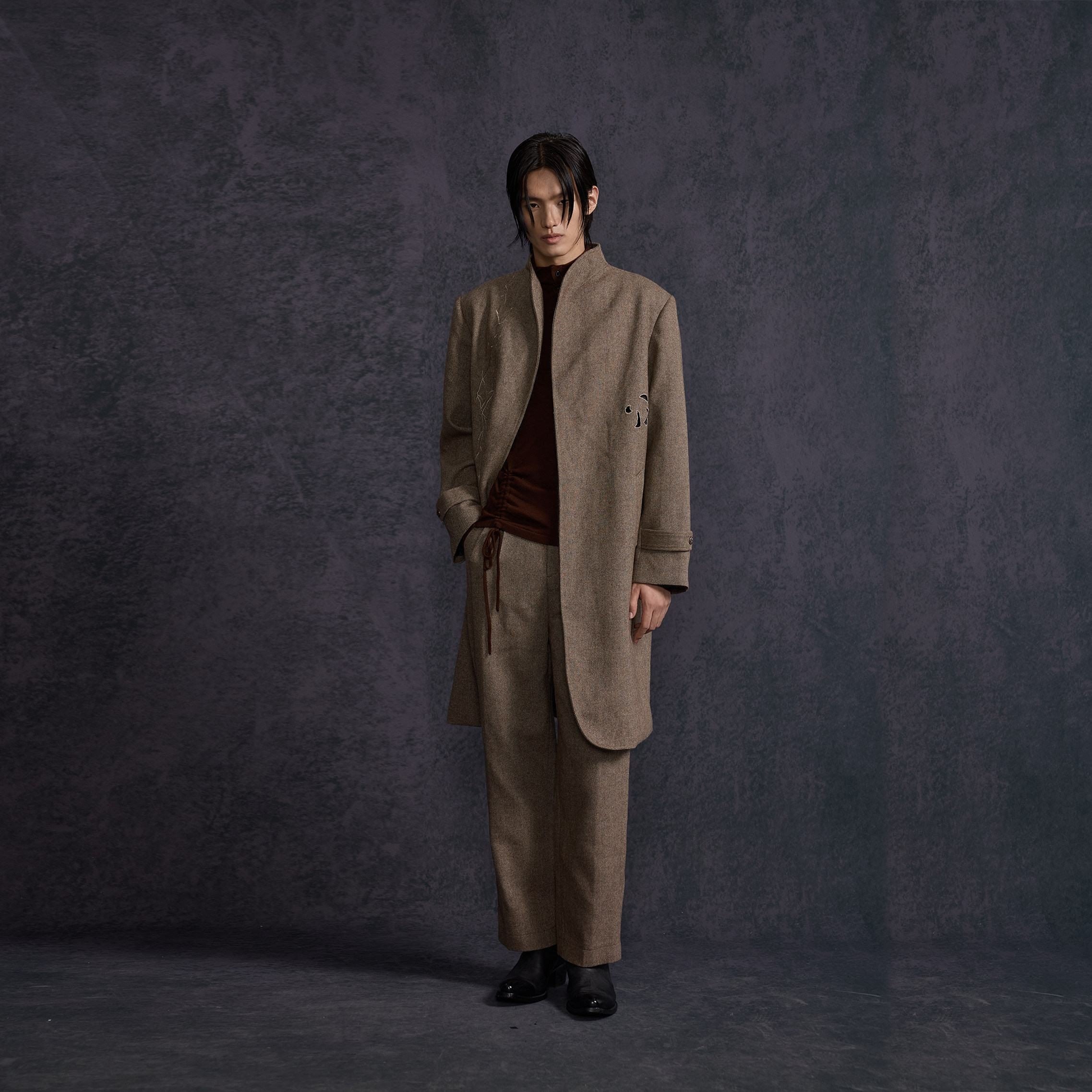 Hypeyourself_Floral_Stand_Collar_Mid_Length_No_Button_Modern_Urban_Everyday_Black_Long_Coats_MISSTT