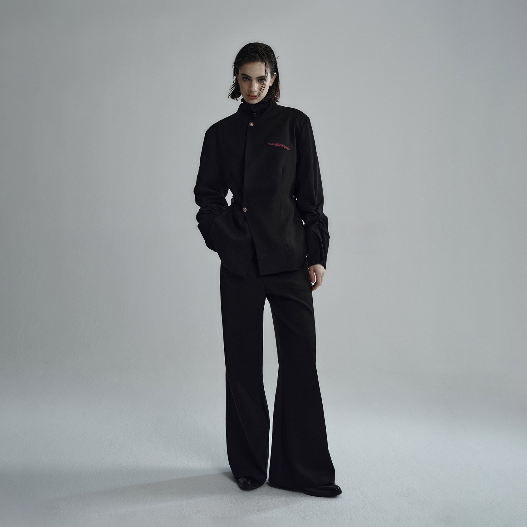 Hypeyourself_Versatile_Two_Button_Notch_Lapel_Single_Vent_Standard_Fit_Casual_Blazers_MISSTT