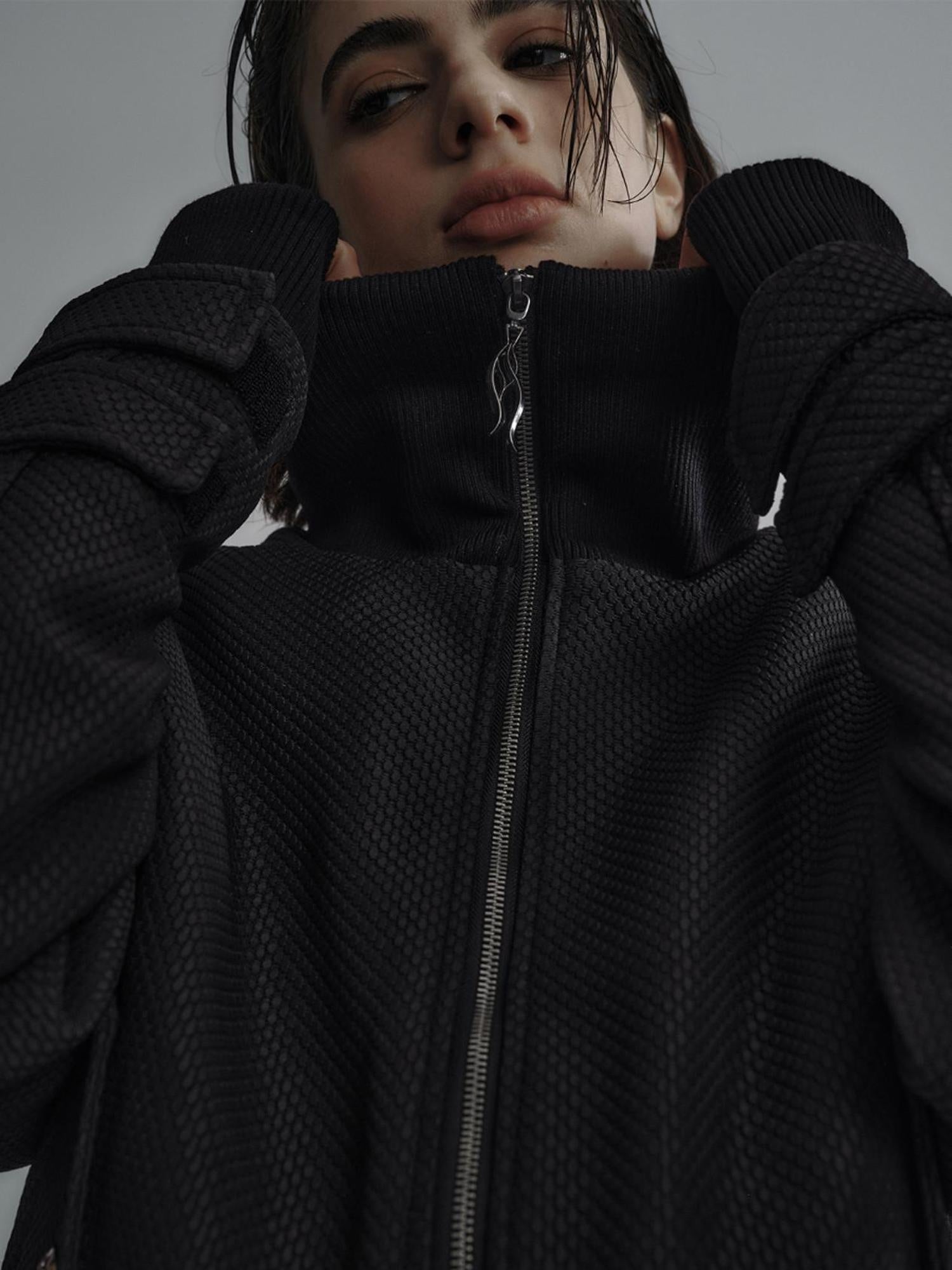 Hypeyourself Warm Insulated Minimalist Boxy Stand Collar Unisex Black Everyday Puffer Jackets