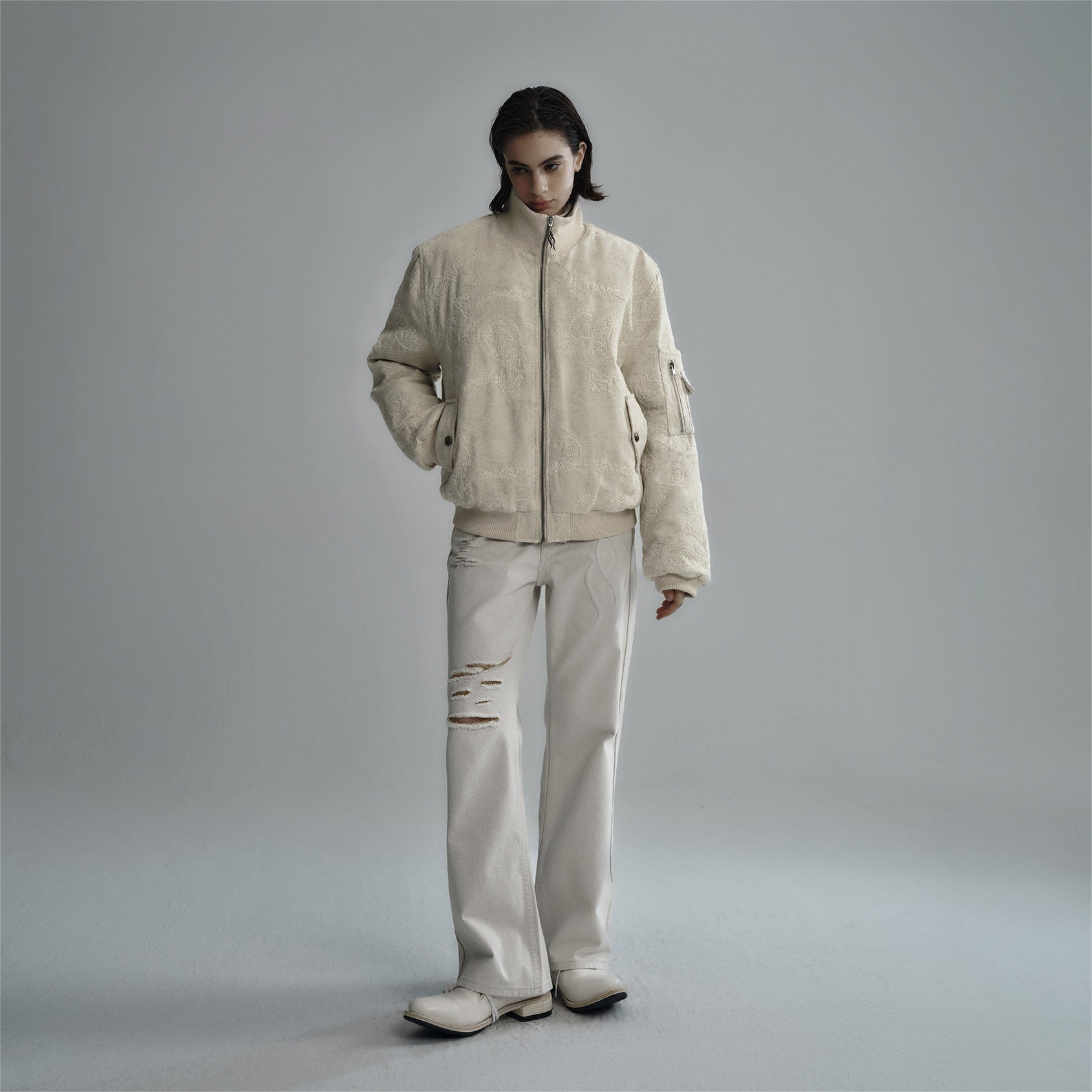Hypeyourself_Warm_Insulated_Stand_Collar_Long_Sleeve_Standard_Fit_Black_White_Puffer_Jackets_MISSTT