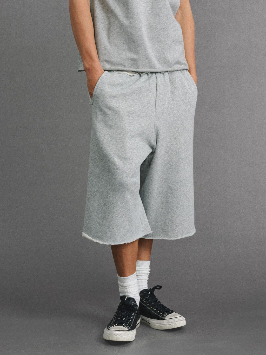 VLABMADE Breathable Cotton Blend Frayed Hem Loose Mid Rise Neutral Street Sweat Shorts