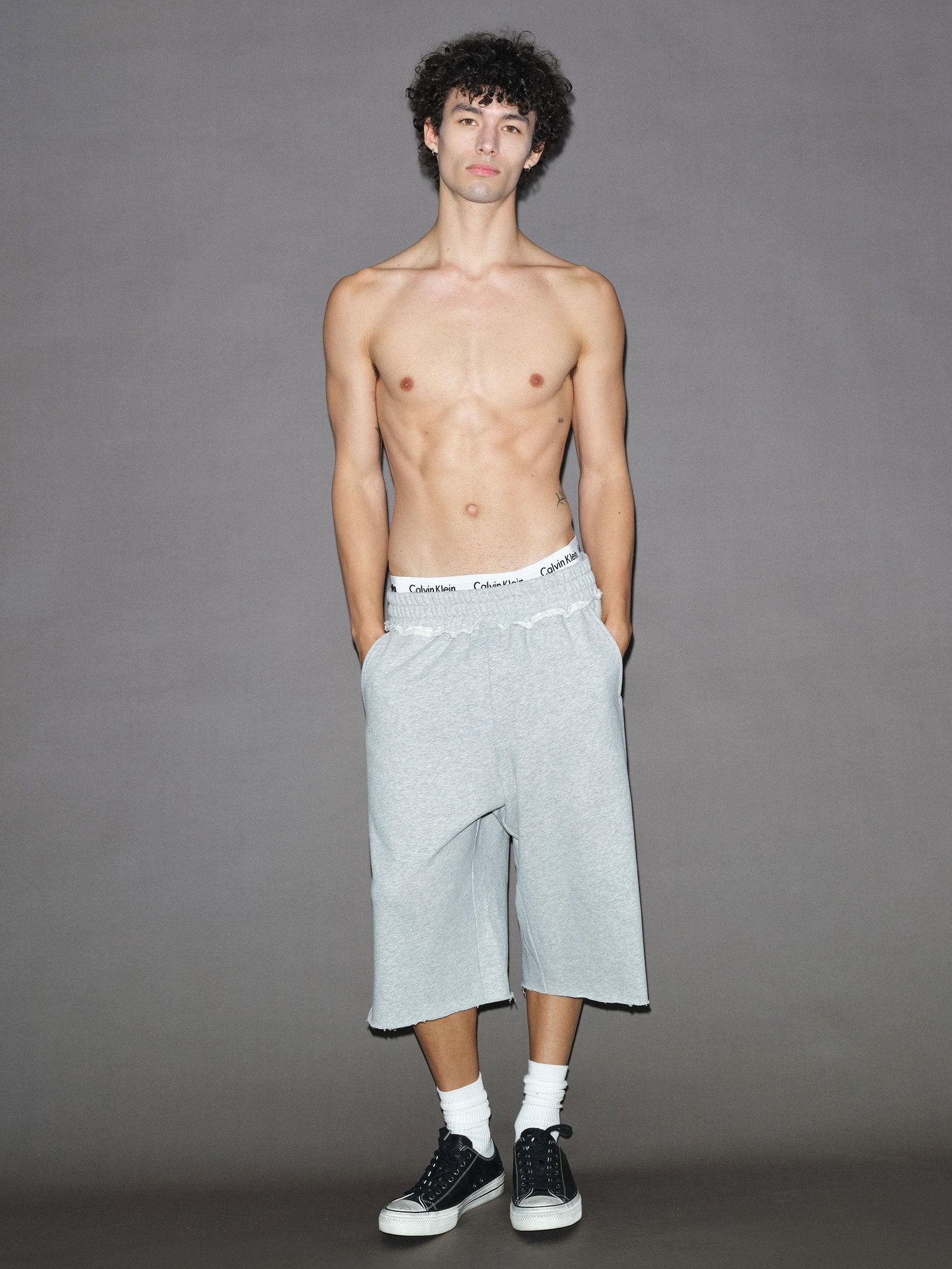 VLABMADE Breathable Cotton Blend Frayed Hem Loose Mid Rise Neutral Street Sweat Shorts