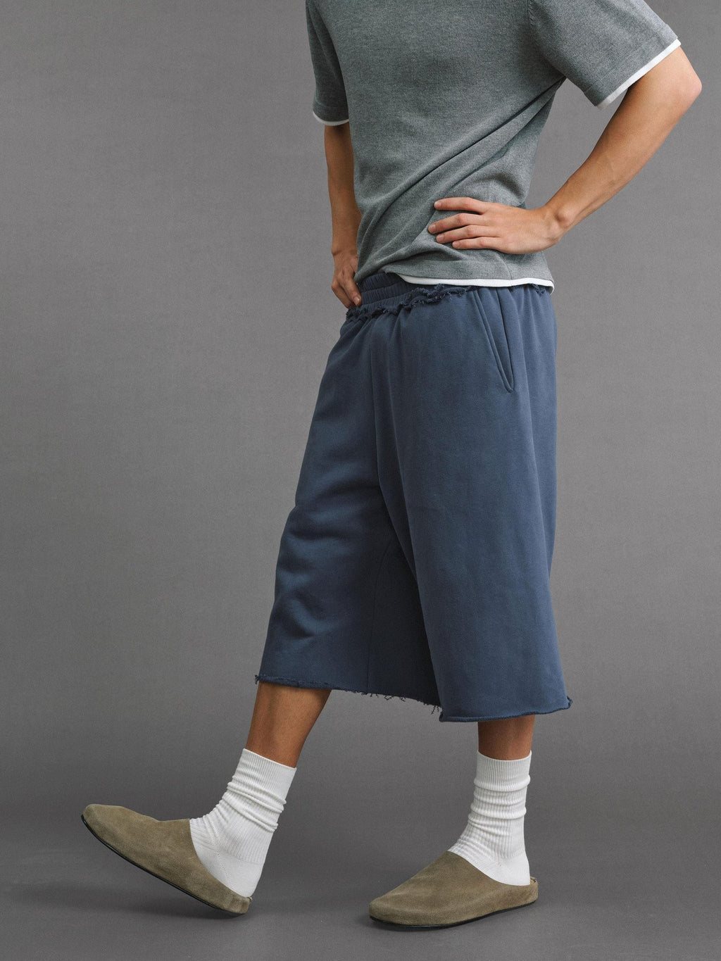 VLABMADE Breathable Cotton Blend Frayed Hem Loose Mid Rise Neutral Street Sweat Shorts