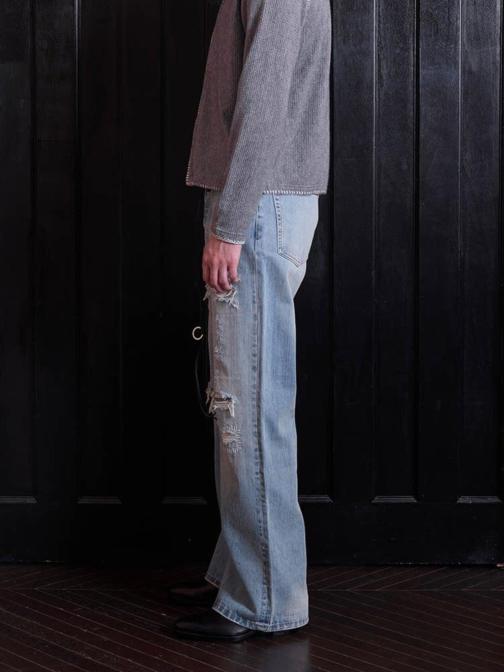 VLABMADE Breathable Cotton Ripped Mid Rise Light Wash Casual Loose Fit Flared Jeans