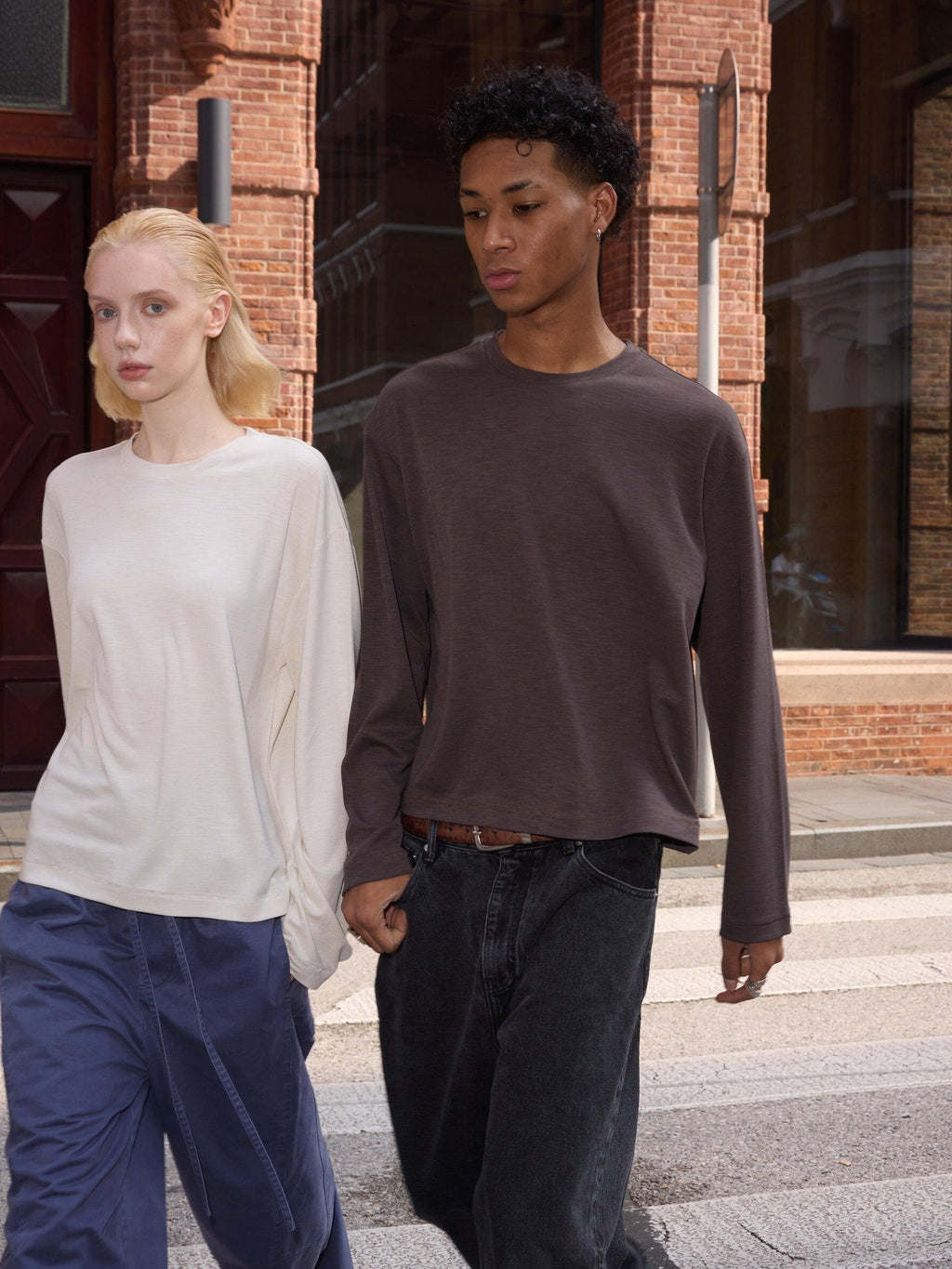 VLABMADE Breathable Embroidered Slub Cotton Loose Unisex Citywalk Long Sleeve T-Shirts
