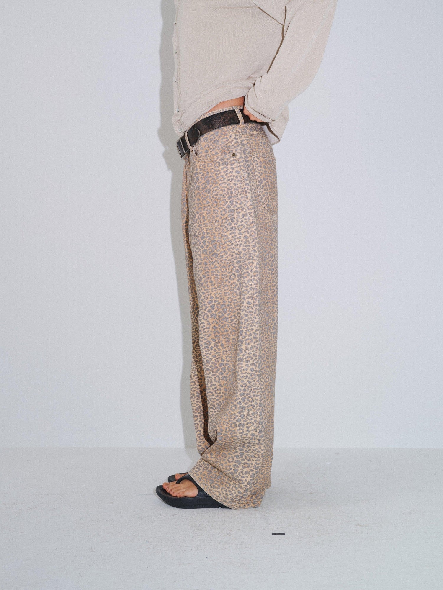 VLABMADE Distressed Mid Rise Leopard Print Unisex Durable Denim Wide-Leg Jeans
