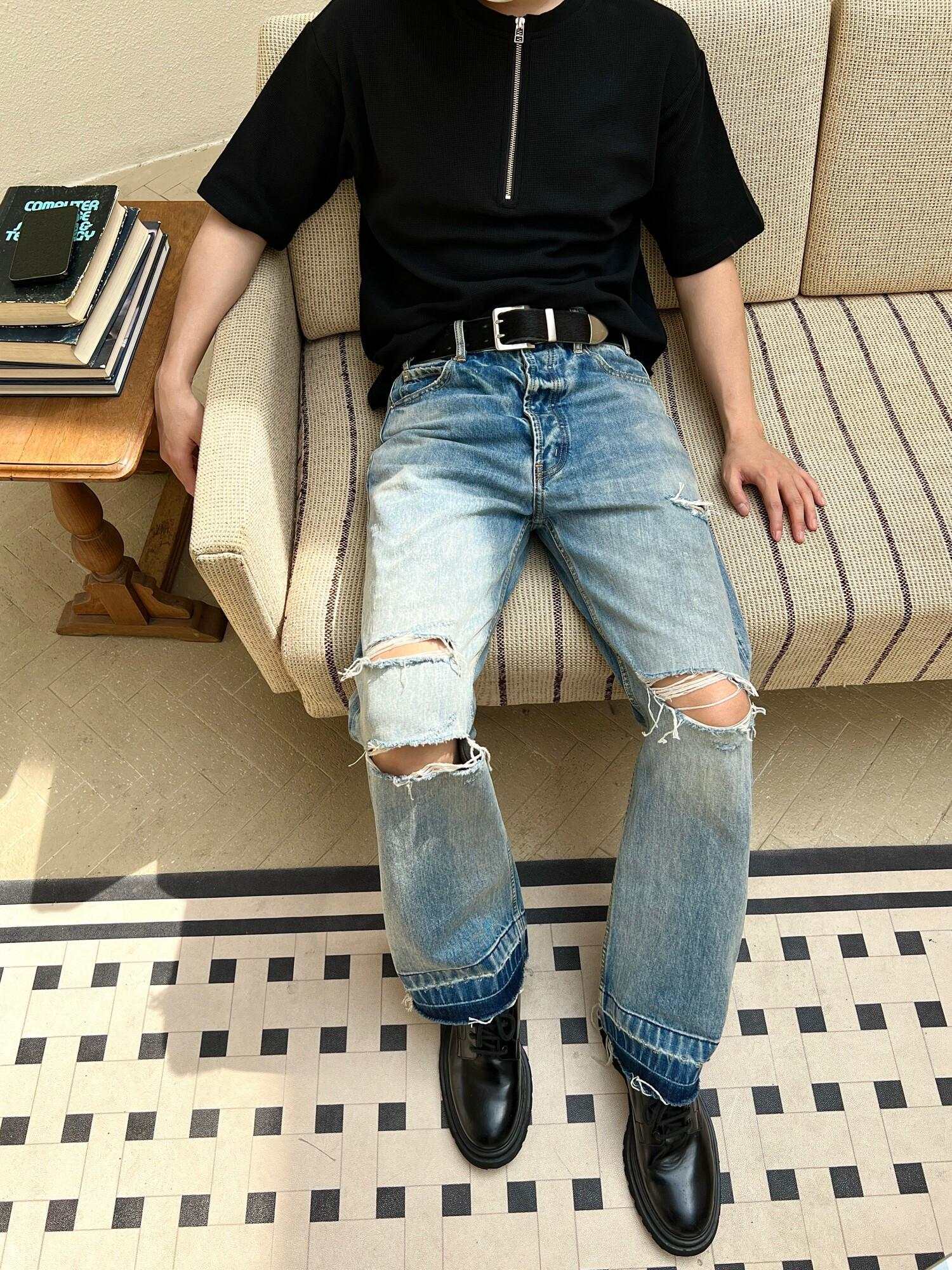 VLABMADE Light Wash Selvedge Mid Rise Five Pocket Loose Denim Straight-Leg Jeans