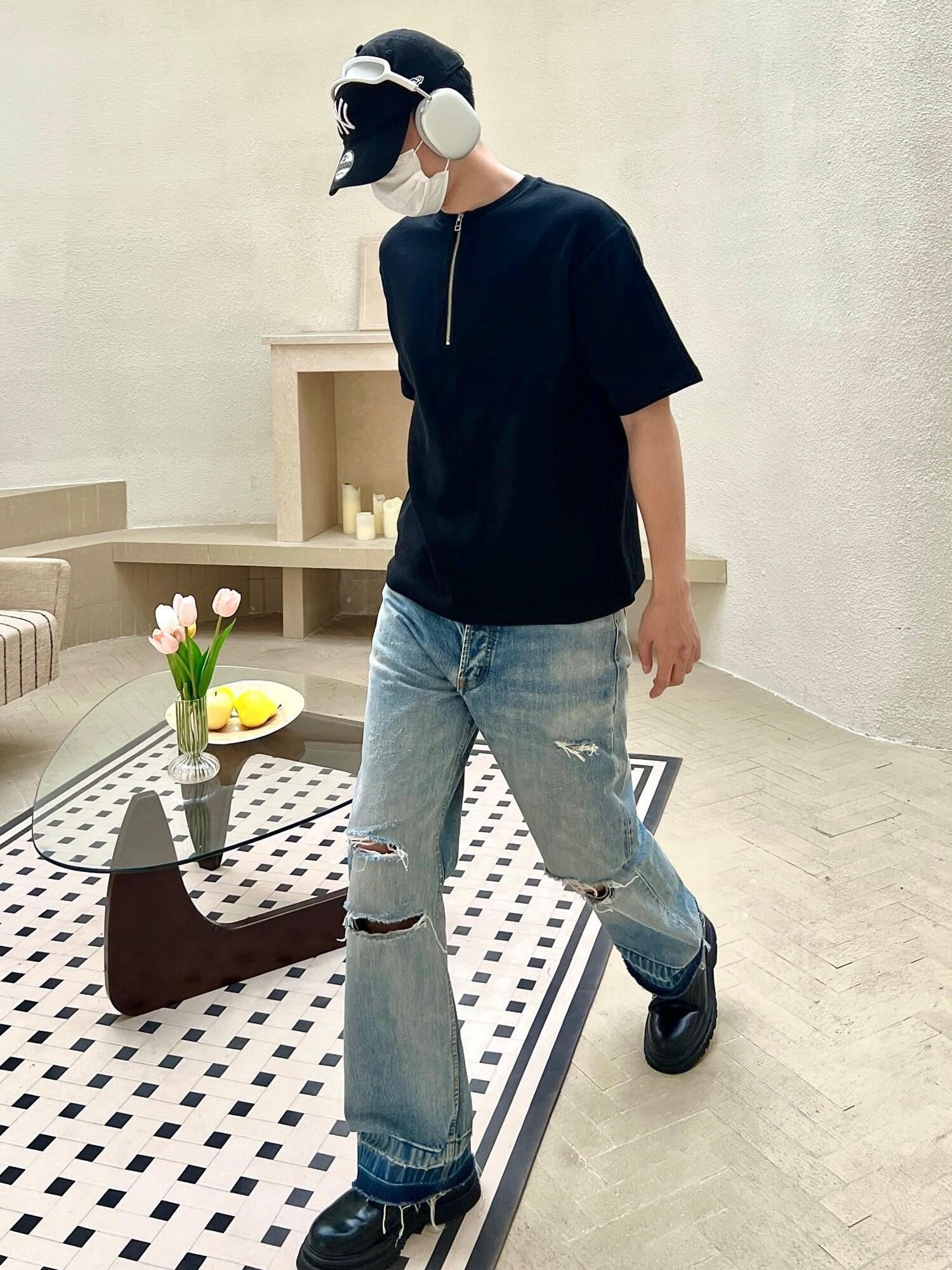 VLABMADE Light Wash Selvedge Mid Rise Five Pocket Loose Denim Straight-Leg Jeans