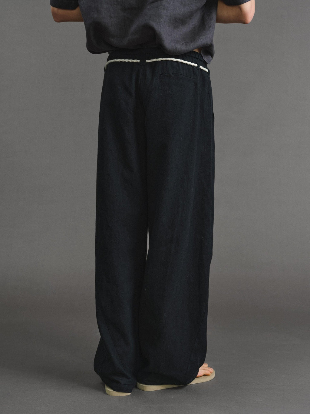 VLABMADE Lightweight Relaxed 3D Details Unisex Linen Cotton Barrel-Leg Casual Trousers