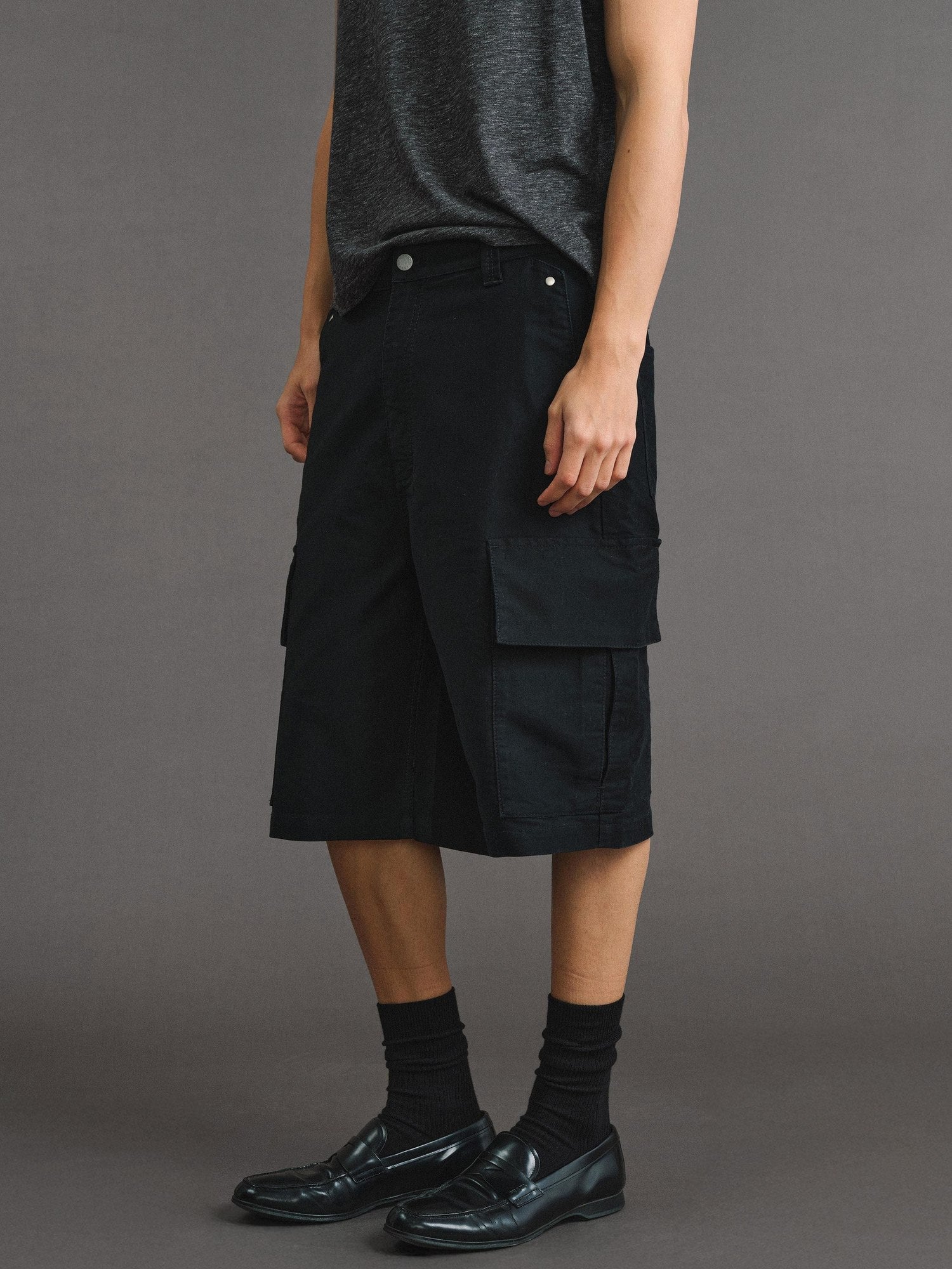 VLABMADE Washed Cotton Loose Fit Solid Pockets Mid Rise Unisex Black Blue Cargo Shorts