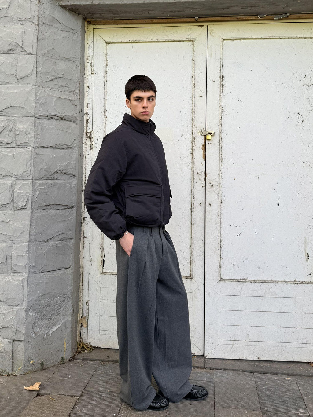 VLABMADE Non Fade Pleated Loose Mid Waist Retro Minimal Solid Dark Wide-Leg Trousers