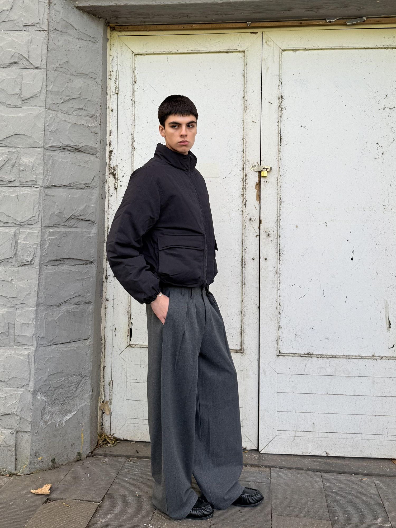 VLABMADE Non Fade Pleated Loose Mid Waist Retro Minimal Solid Dark Wide-Leg Trousers