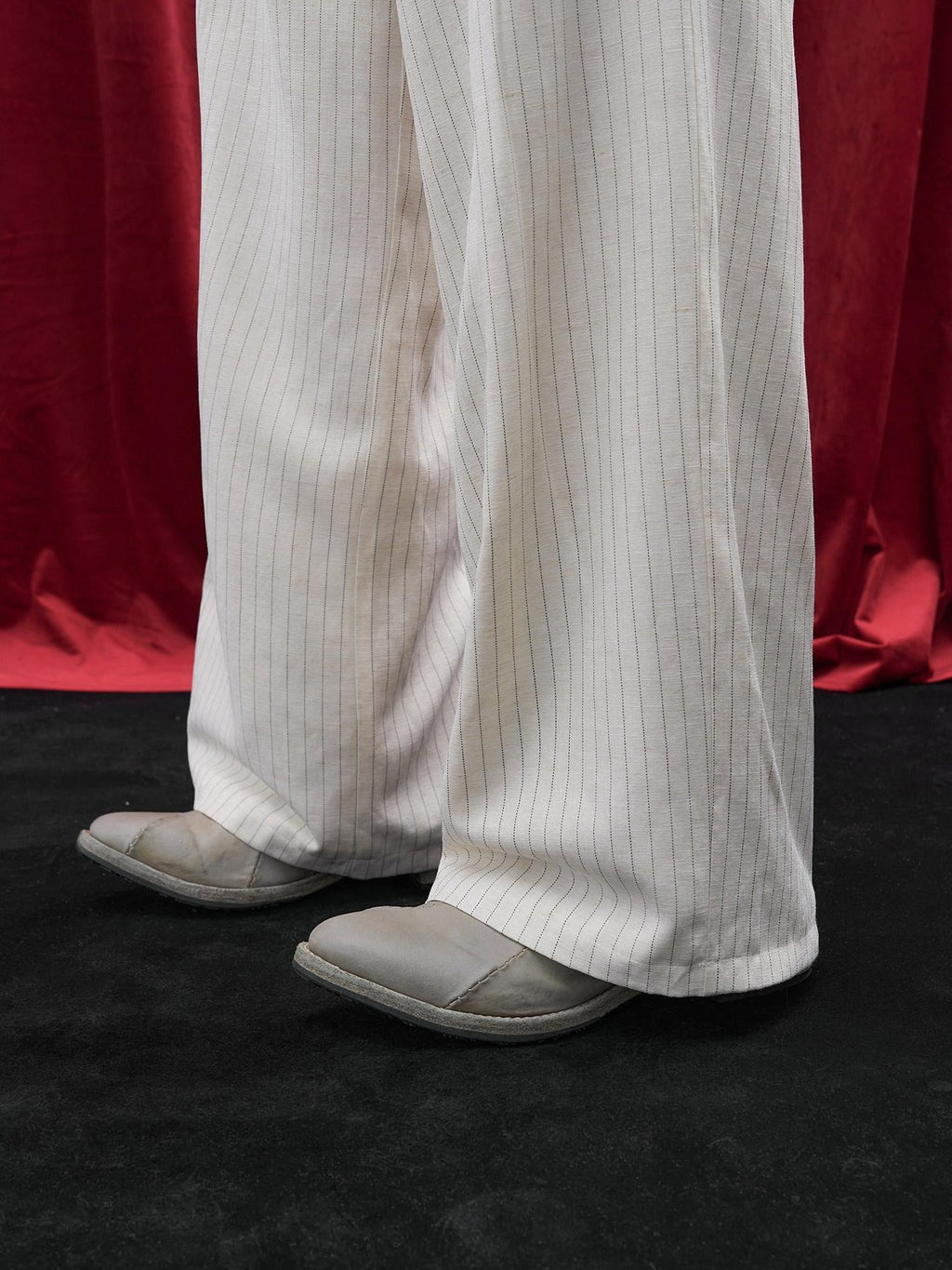 BALITONE White Striped Pleated Viscose Linen Micro Stretch Straight-Leg Casual Trousers