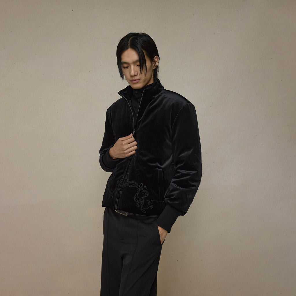 Hypeyourself_Warm_Insulated_Cleanfit_Stand_Collar_Short_Solid_Black_Ivory_Puffer_Jackets_MISSTT